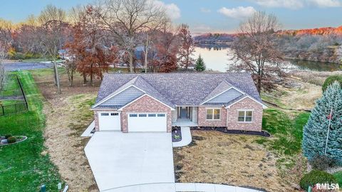 Homes For Sale - 1621 Grandlake Court<br/> Tazewell County, Pekin, IL 61554