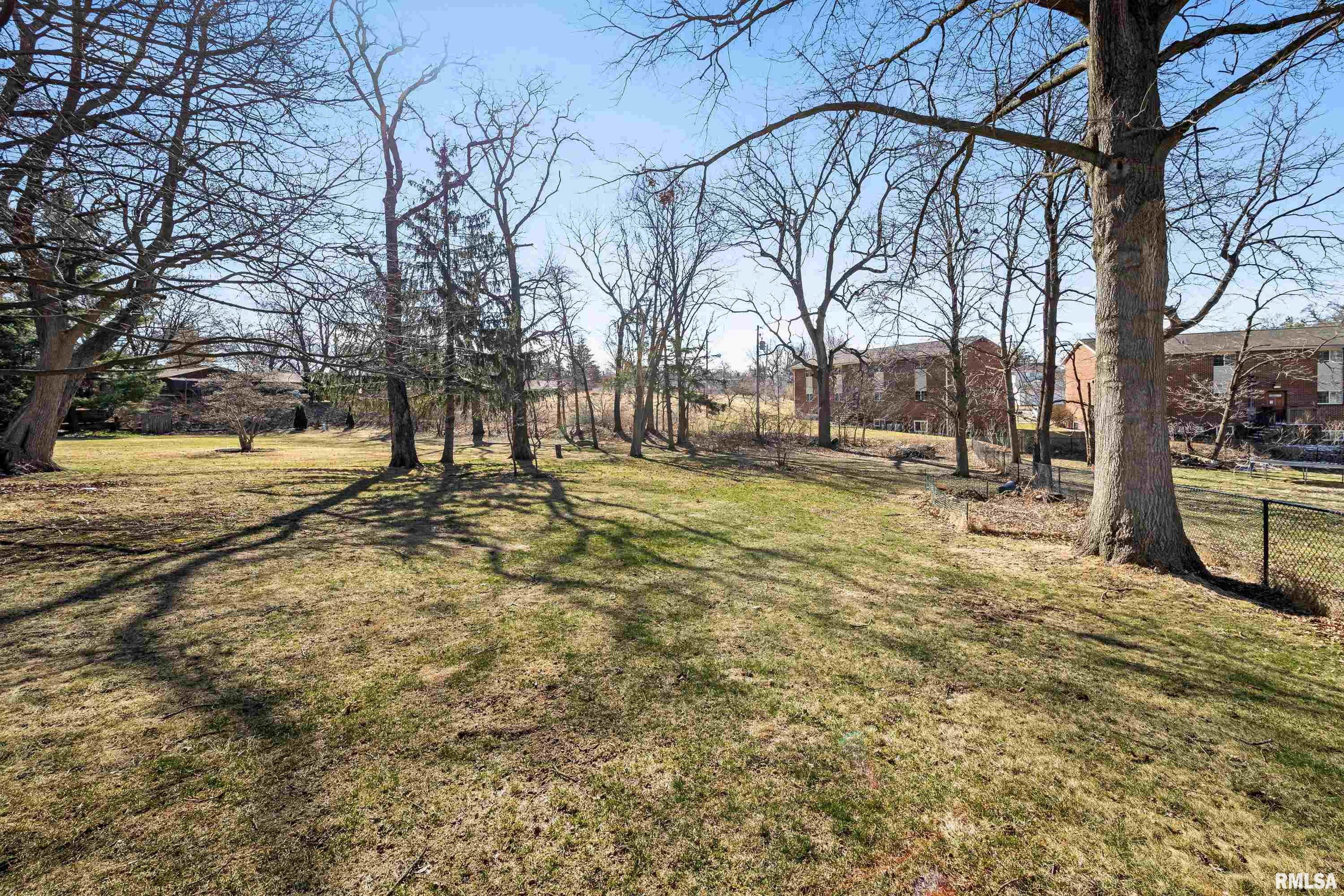 1033 E Boston Avenue, Monmouth, Illinois image 31