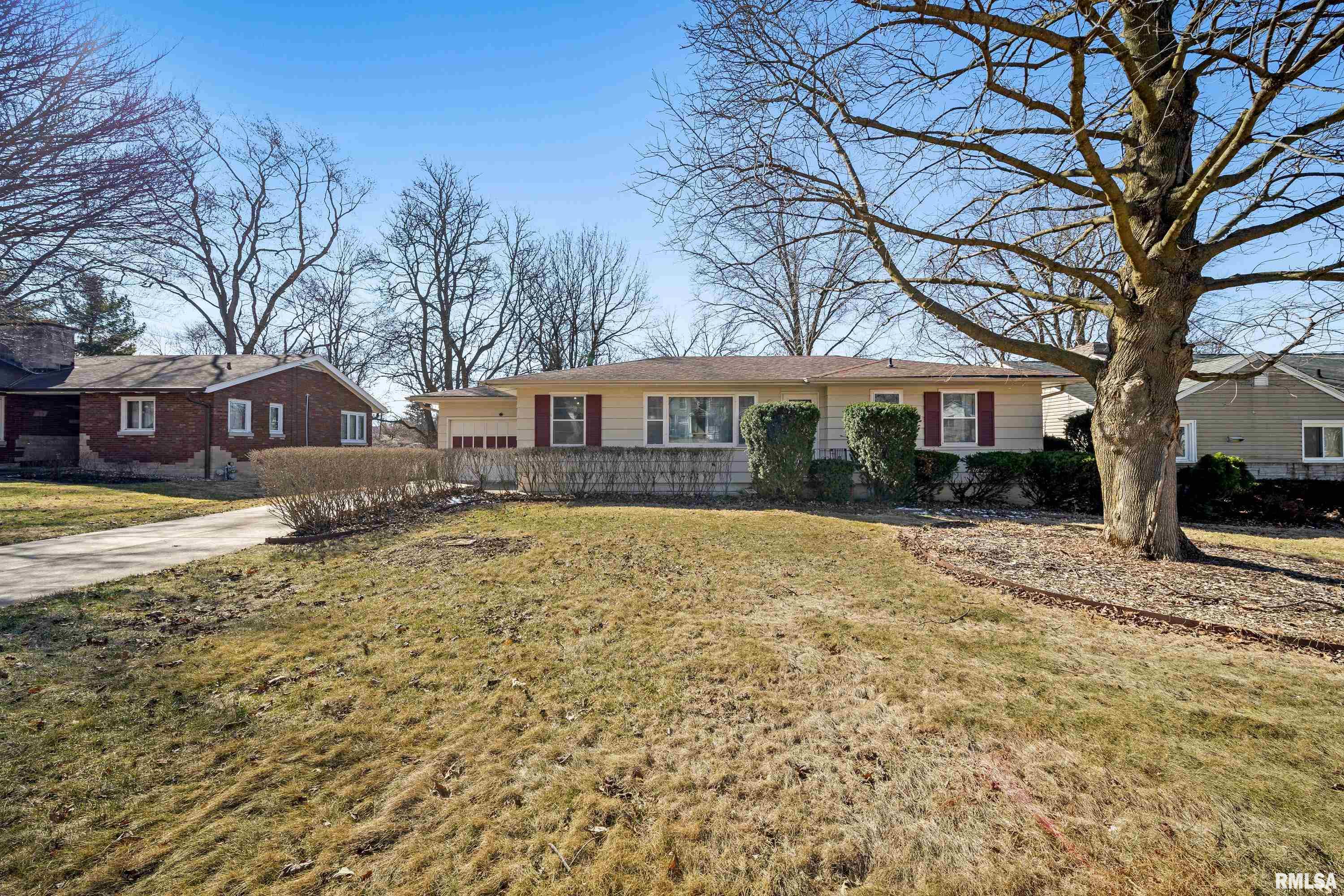 1033 E Boston Avenue, Monmouth, Illinois image 2