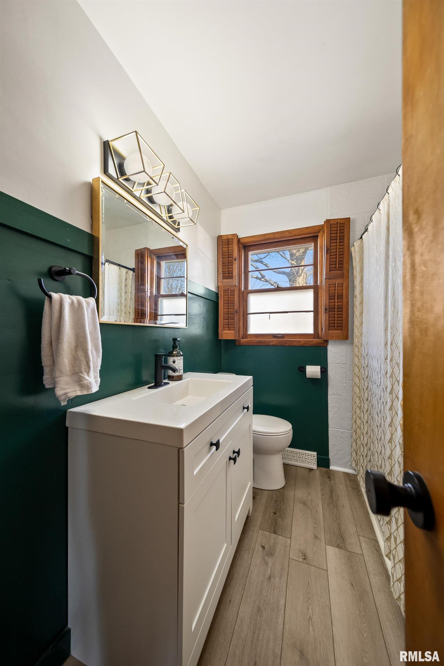 1033 E Boston Avenue, Monmouth, Illinois image 16