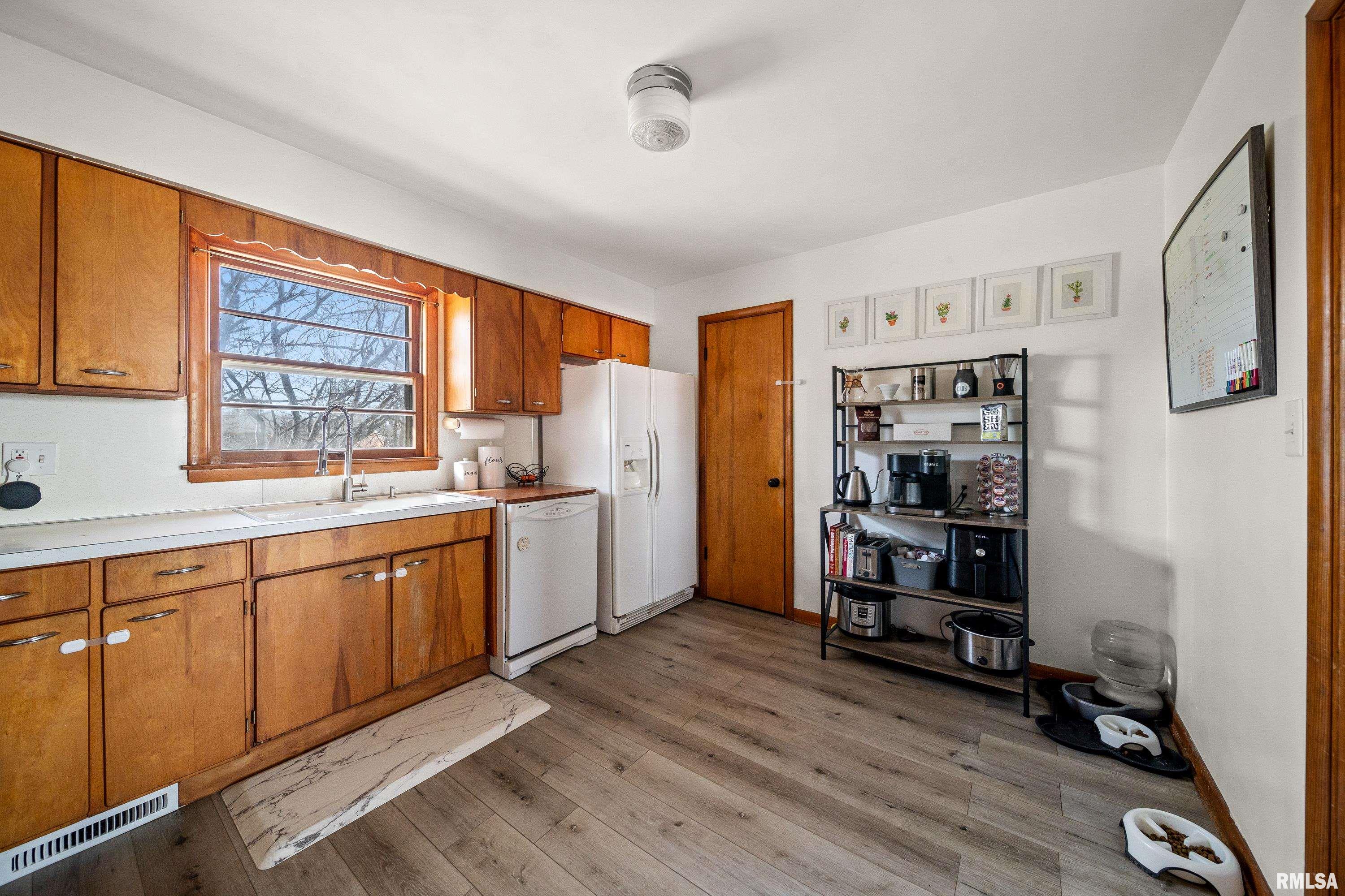 1033 E Boston Avenue, Monmouth, Illinois image 10