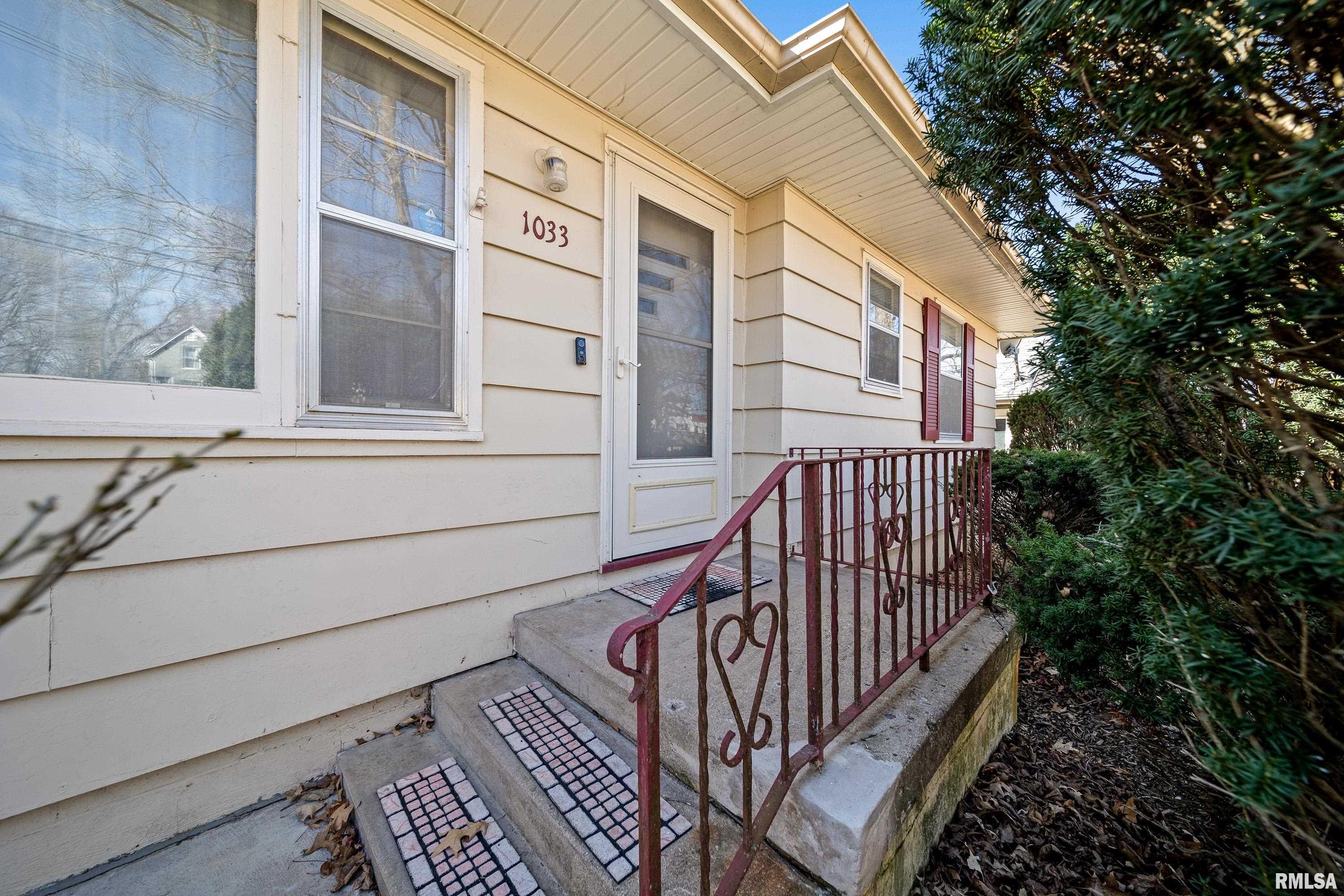 1033 E Boston Avenue, Monmouth, Illinois image 4