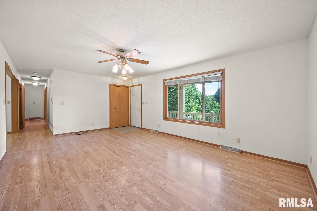 25633 N County Road 2500 E, Manito, Illinois image 7