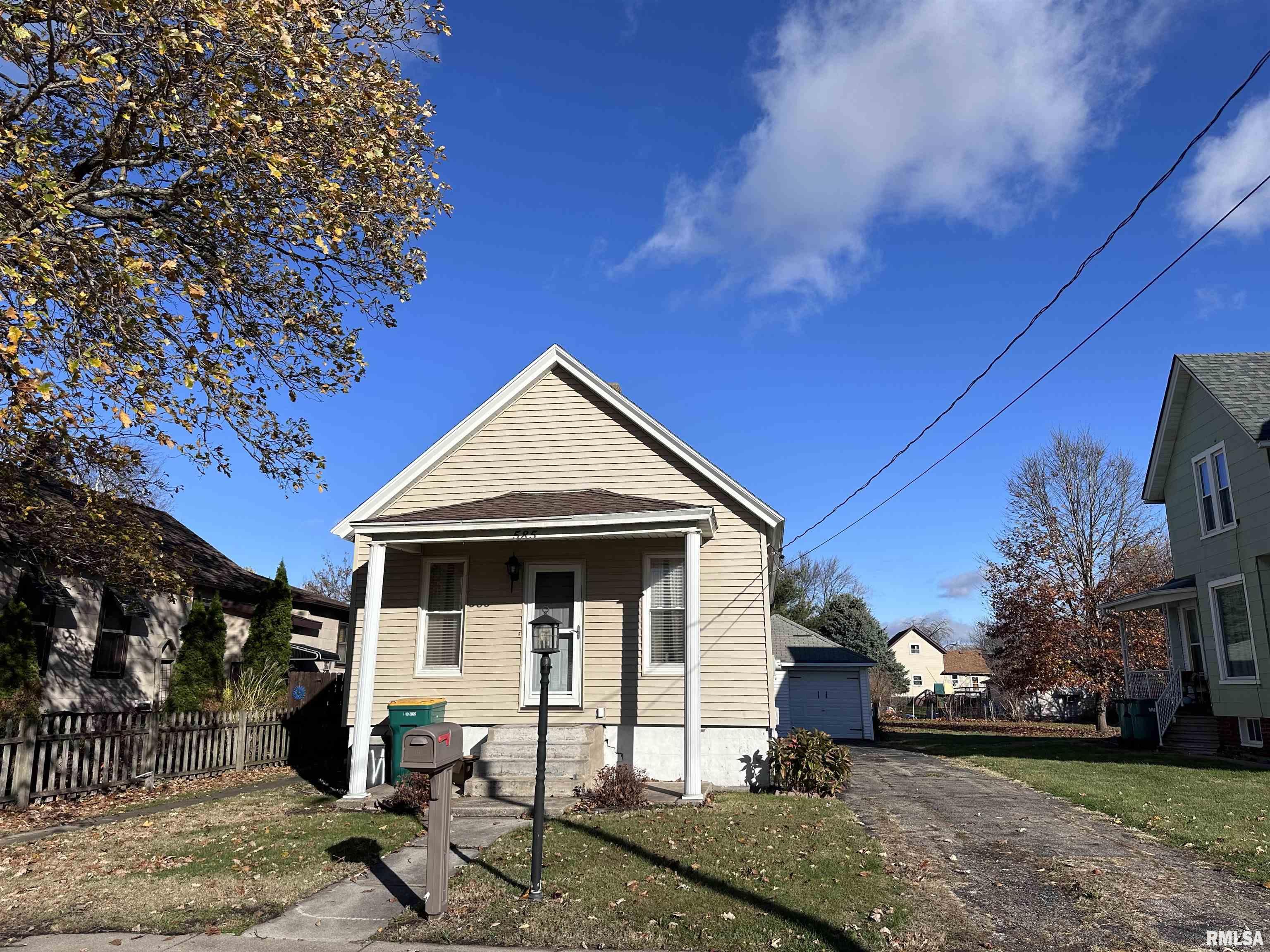 585 E 2nd Street, Galesburg, Illinois image 1