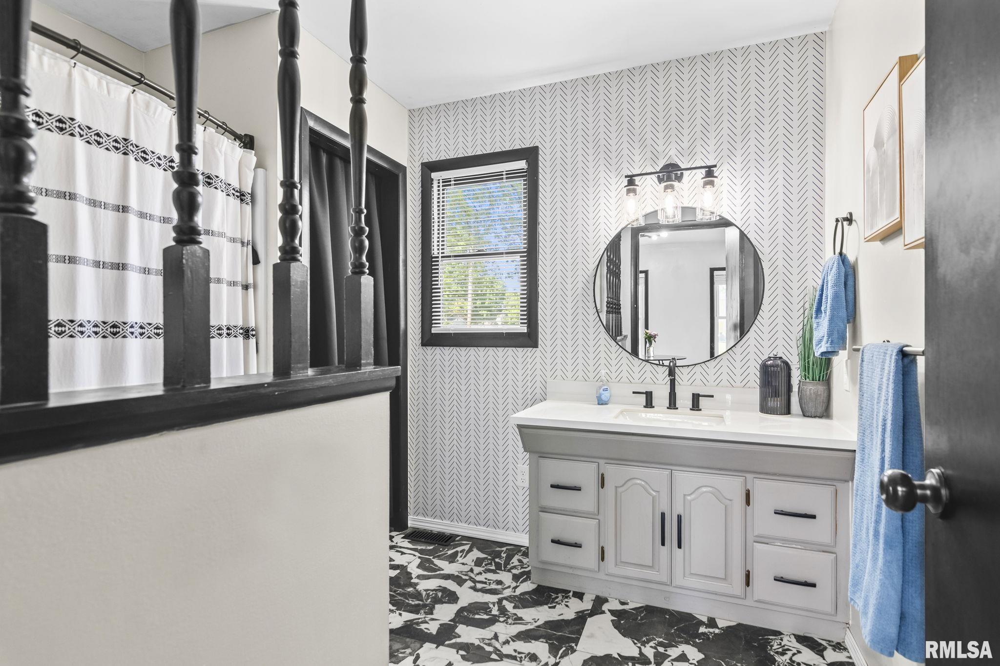 409 E 3rd Street, Pleasant Plains, Illinois image 25
