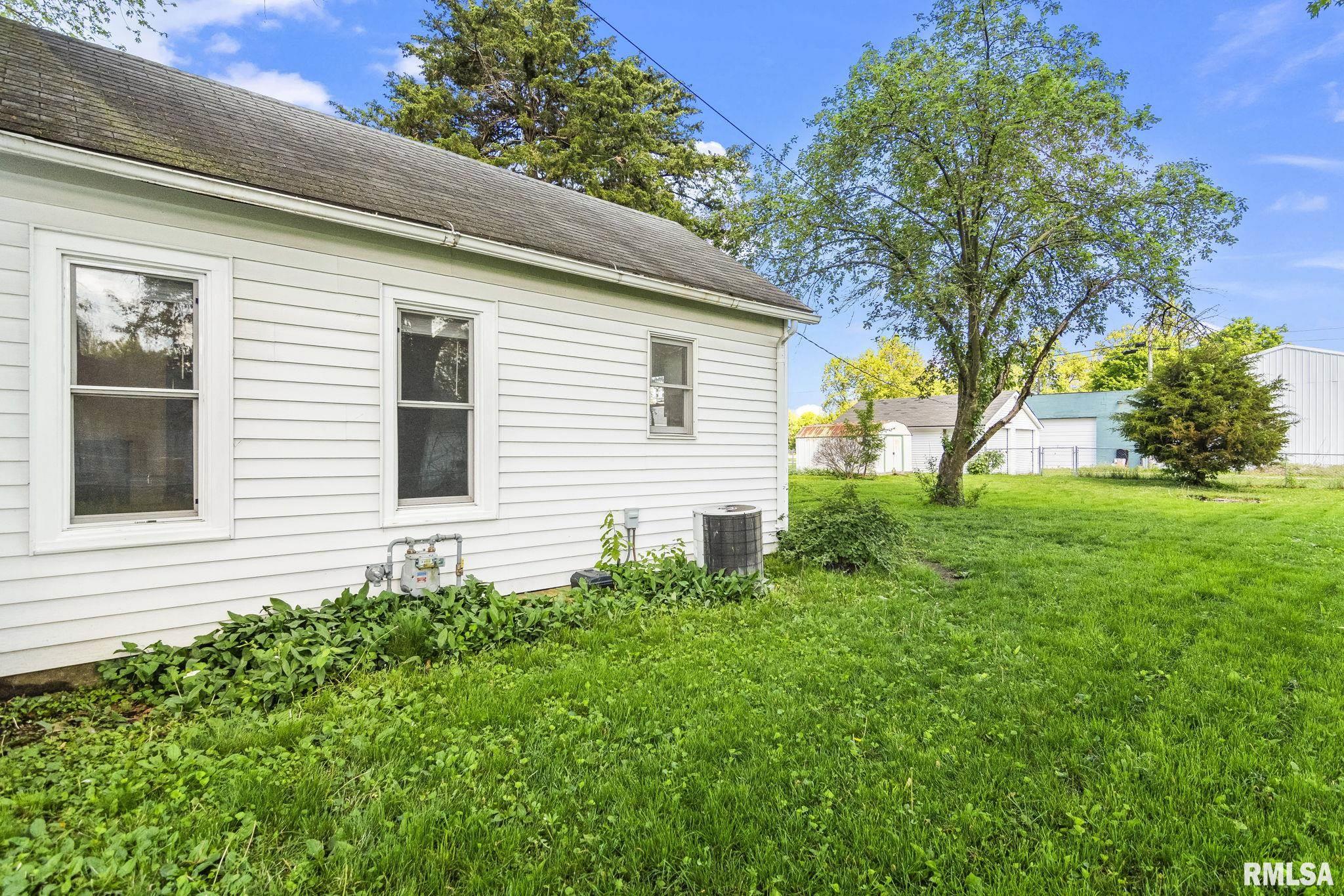 409 E 3rd Street, Pleasant Plains, Illinois image 28