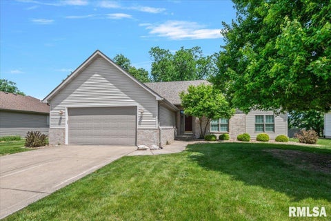 Homes For Sale - 114 Winter Park Drive<br/> Chatham, IL 62629