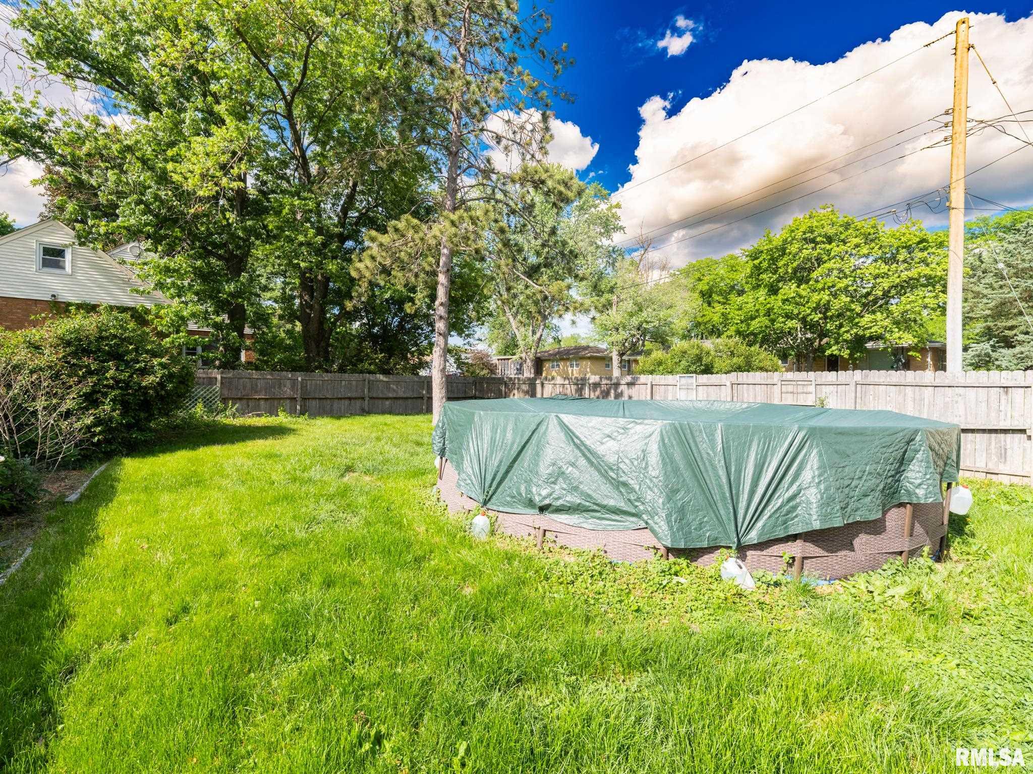 2207 Fondulac Drive, East Peoria, Illinois image 9