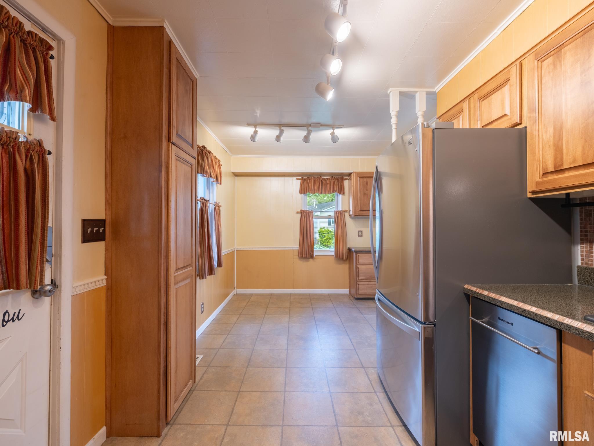 2207 Fondulac Drive, East Peoria, Illinois image 32