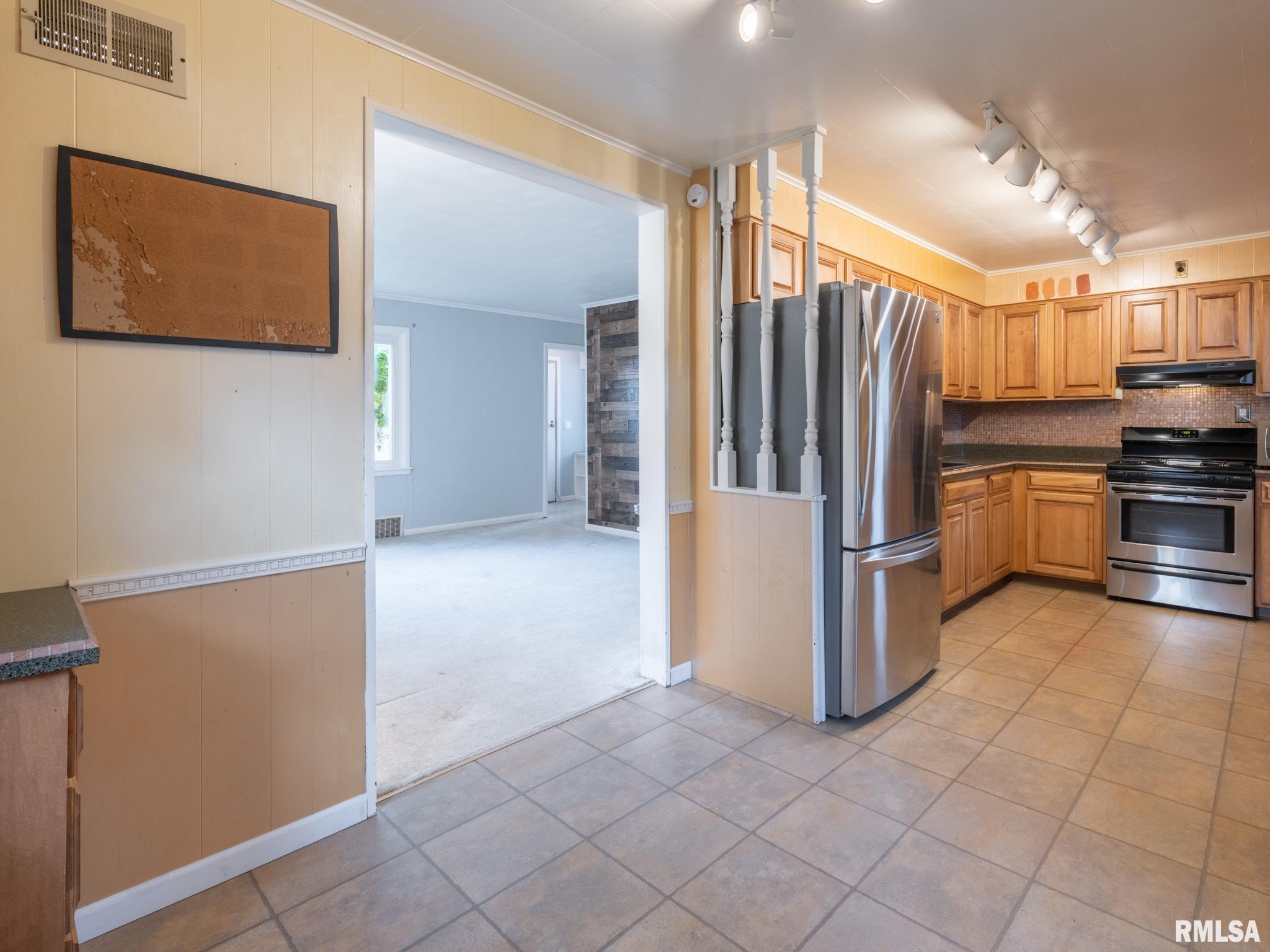 2207 Fondulac Drive, East Peoria, Illinois image 27