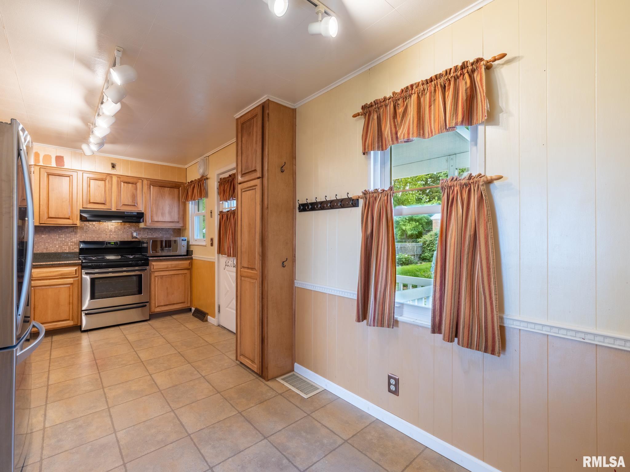 2207 Fondulac Drive, East Peoria, Illinois image 29