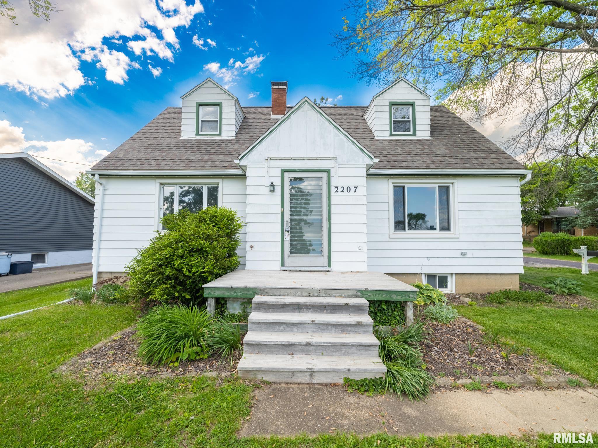 2207 Fondulac Drive, East Peoria, Illinois image 1