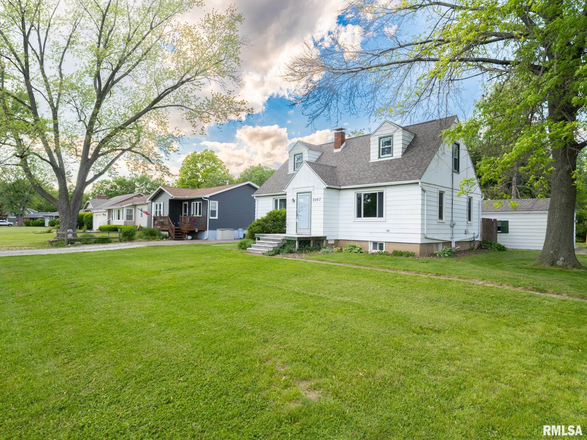 2207 Fondulac Drive, East Peoria, Illinois image 7
