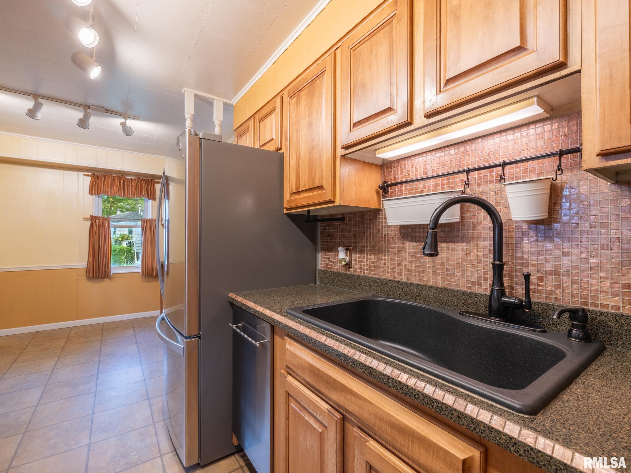 2207 Fondulac Drive, East Peoria, Illinois image 34