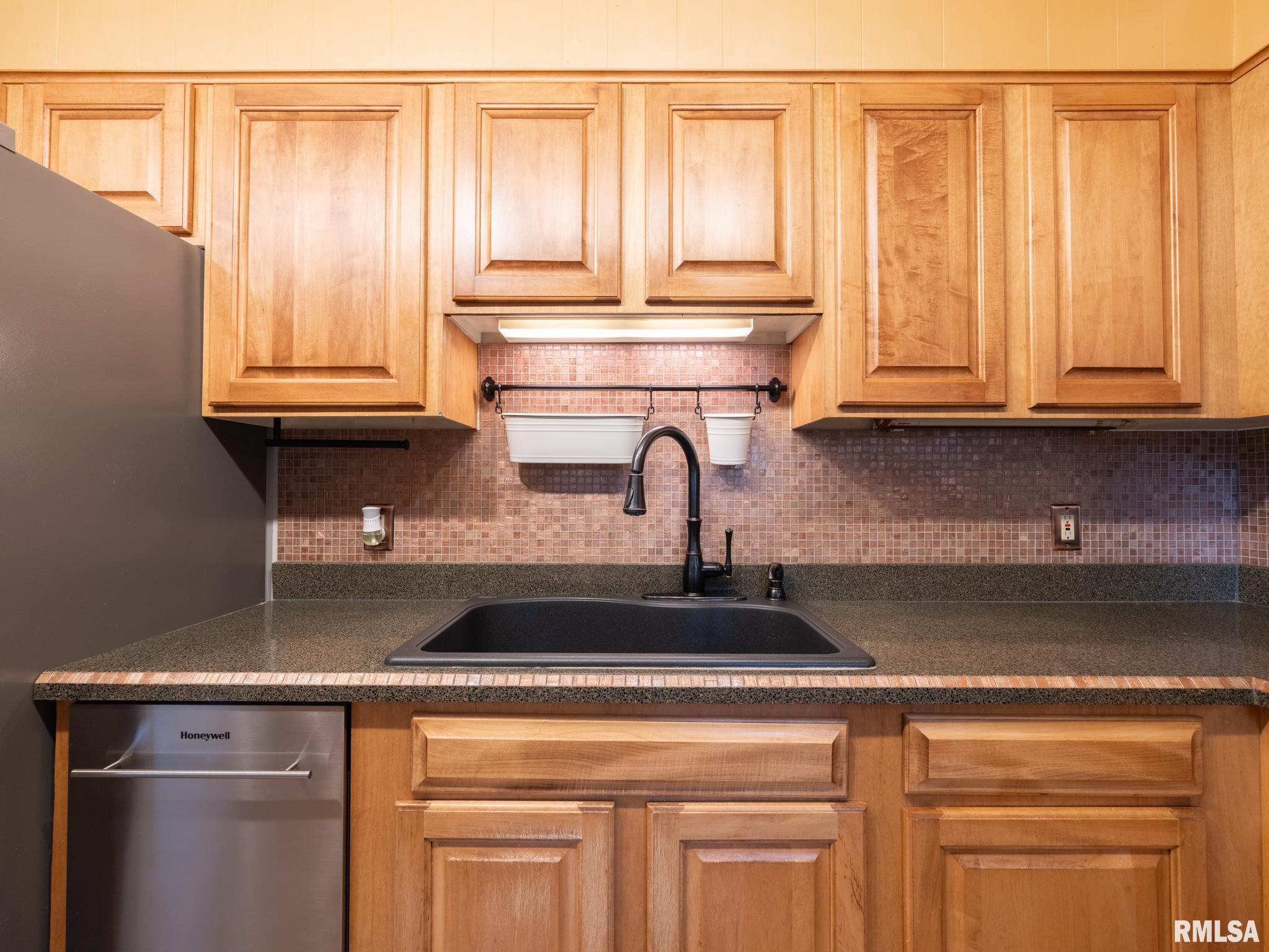 2207 Fondulac Drive, East Peoria, Illinois image 36