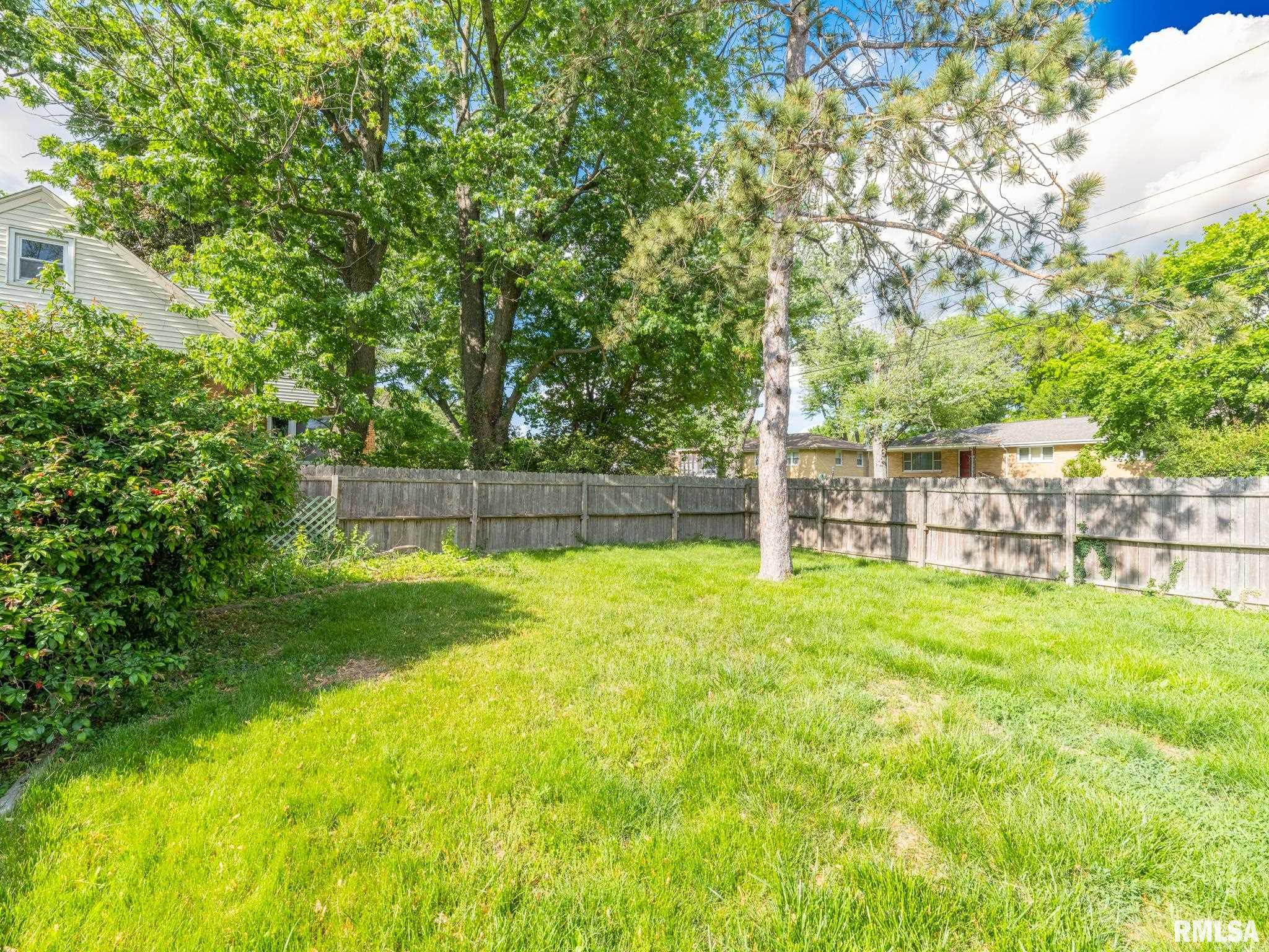 2207 Fondulac Drive, East Peoria, Illinois image 10