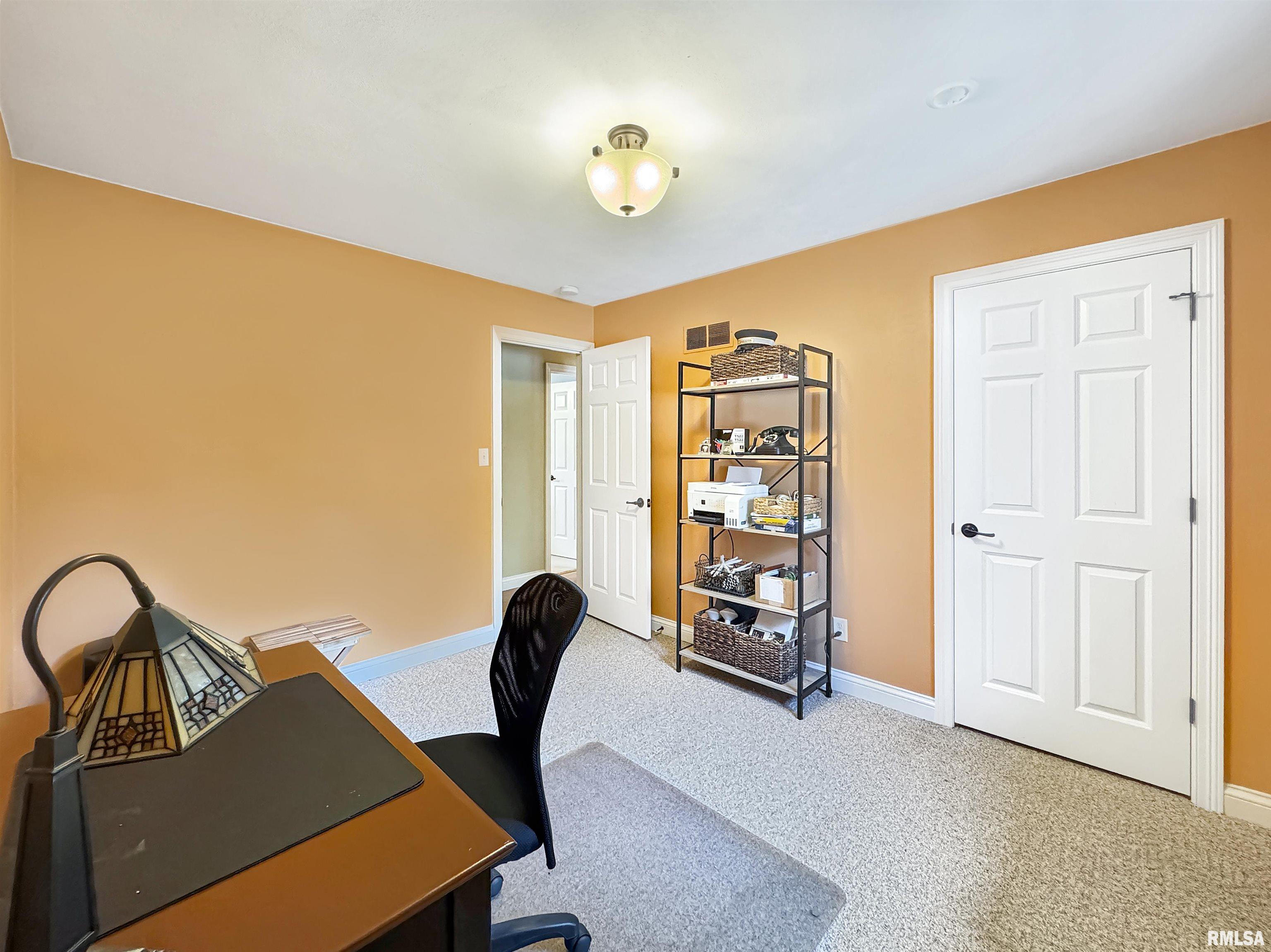 700 Illini Drive, East Peoria, Illinois image 38