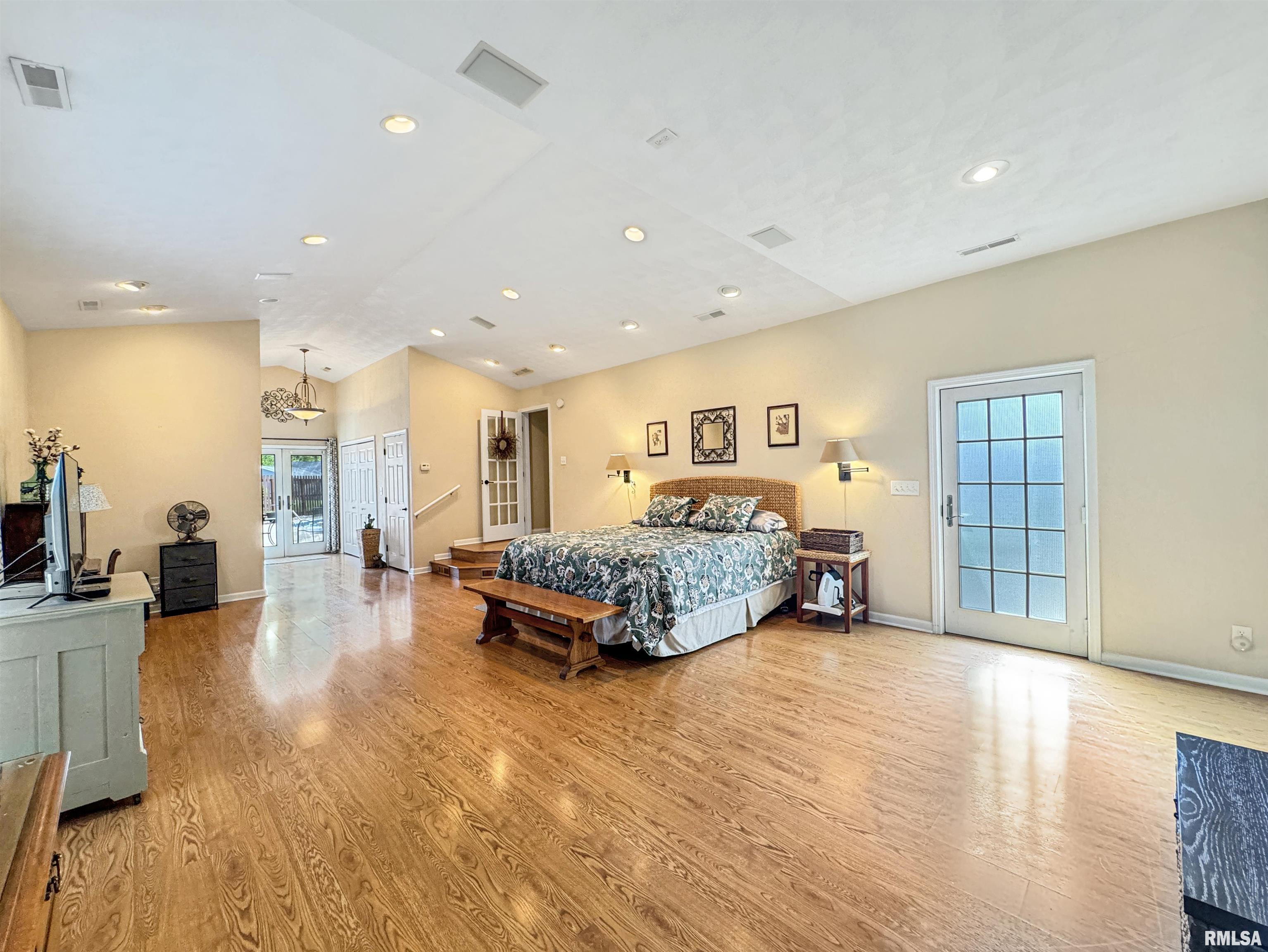 700 Illini Drive, East Peoria, Illinois image 21