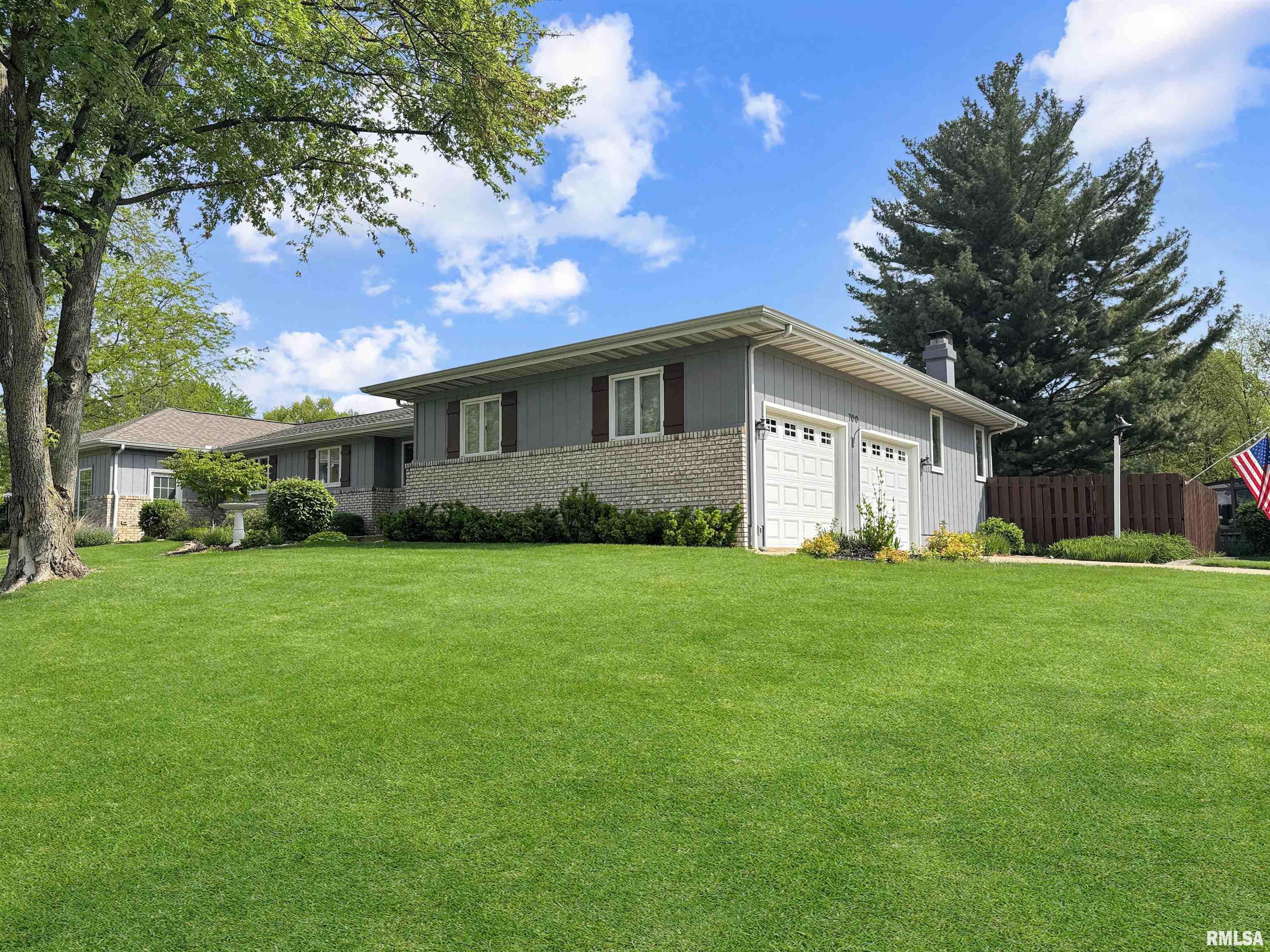 700 Illini Drive, East Peoria, Illinois image 2