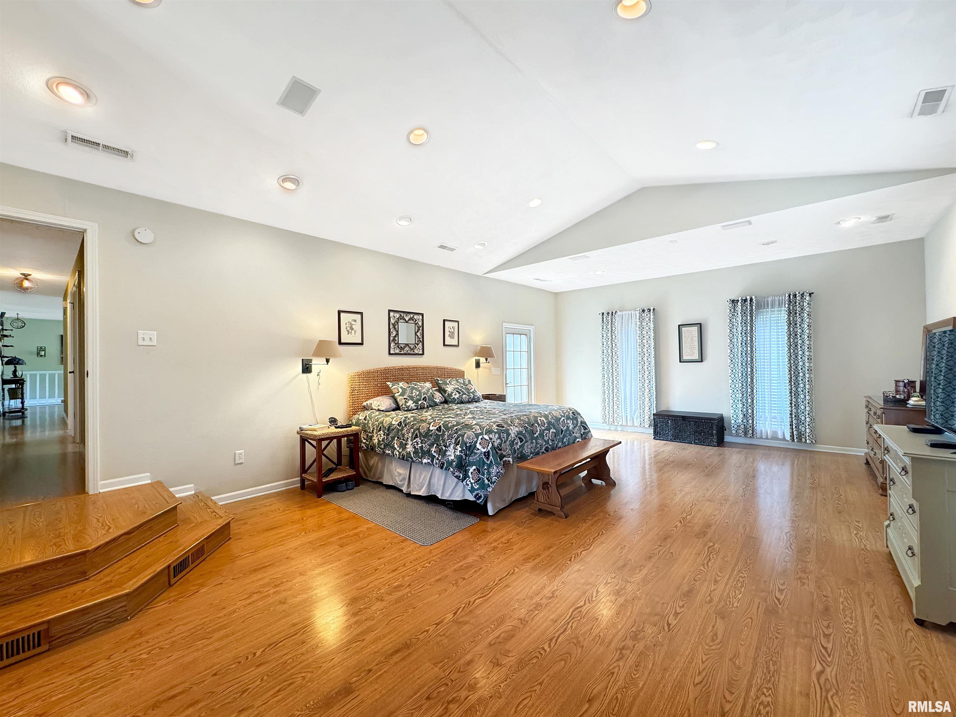 700 Illini Drive, East Peoria, Illinois image 20