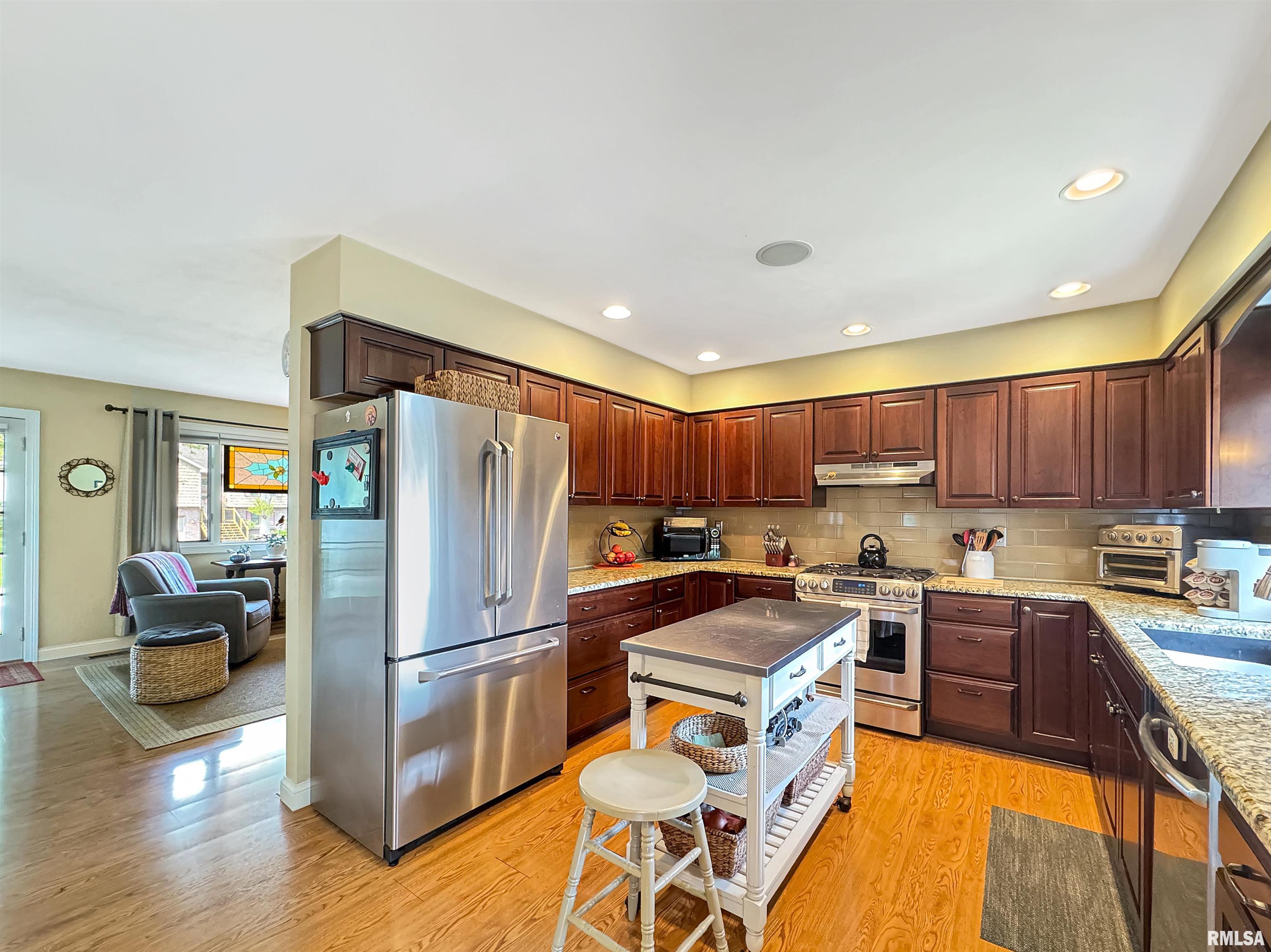 700 Illini Drive, East Peoria, Illinois image 14