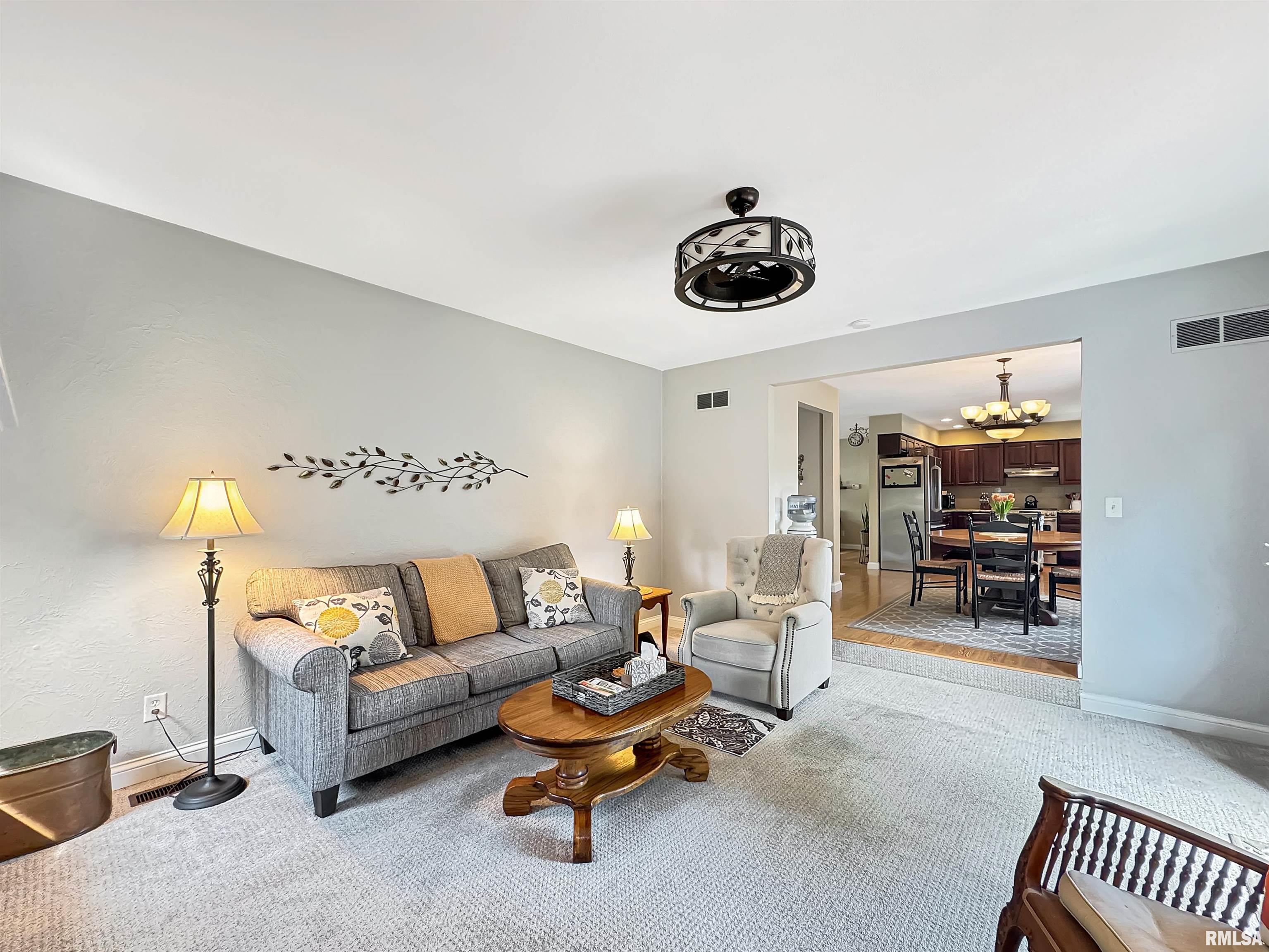 700 Illini Drive, East Peoria, Illinois image 5