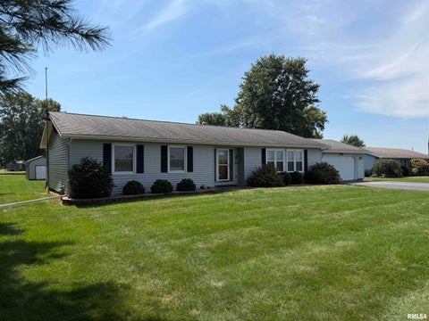 Homes For Sale - 425 W Apple Street<br/> Warren County, Kirkwood, IL 61447