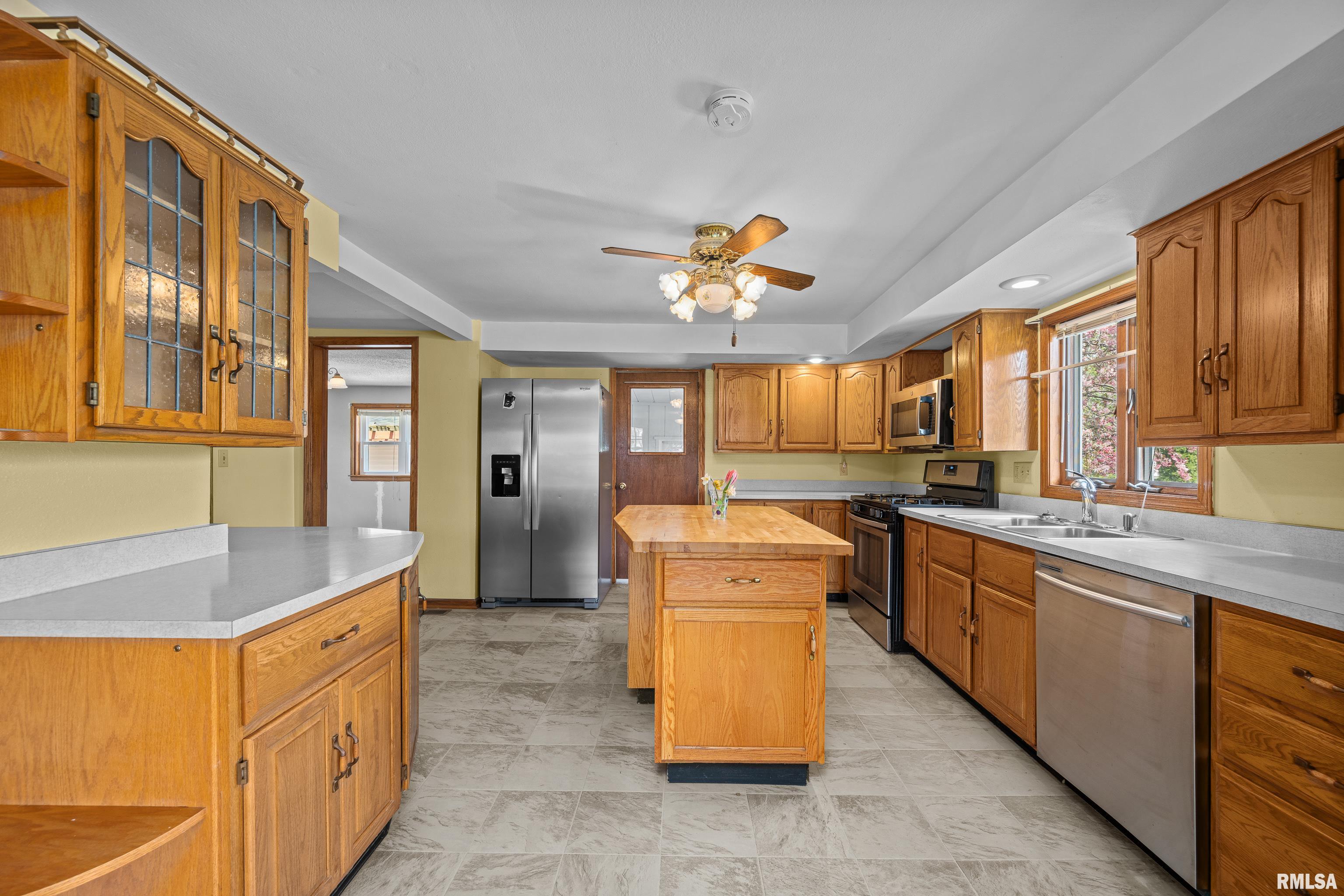 140 W 5th Avenue, Woodhull, Illinois image 10