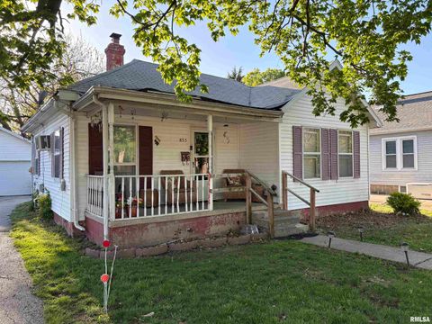 Photo of 835 S FAYETTE Street, Jacksonville, IL 62650 (MLS # CA1043332)