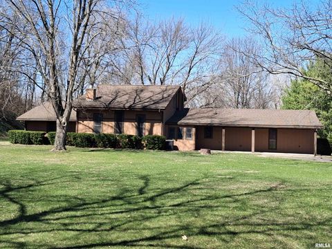 Homes For Sale - 23074 N Cherokee Road<br/> Fulton County, Cuba, IL 61427