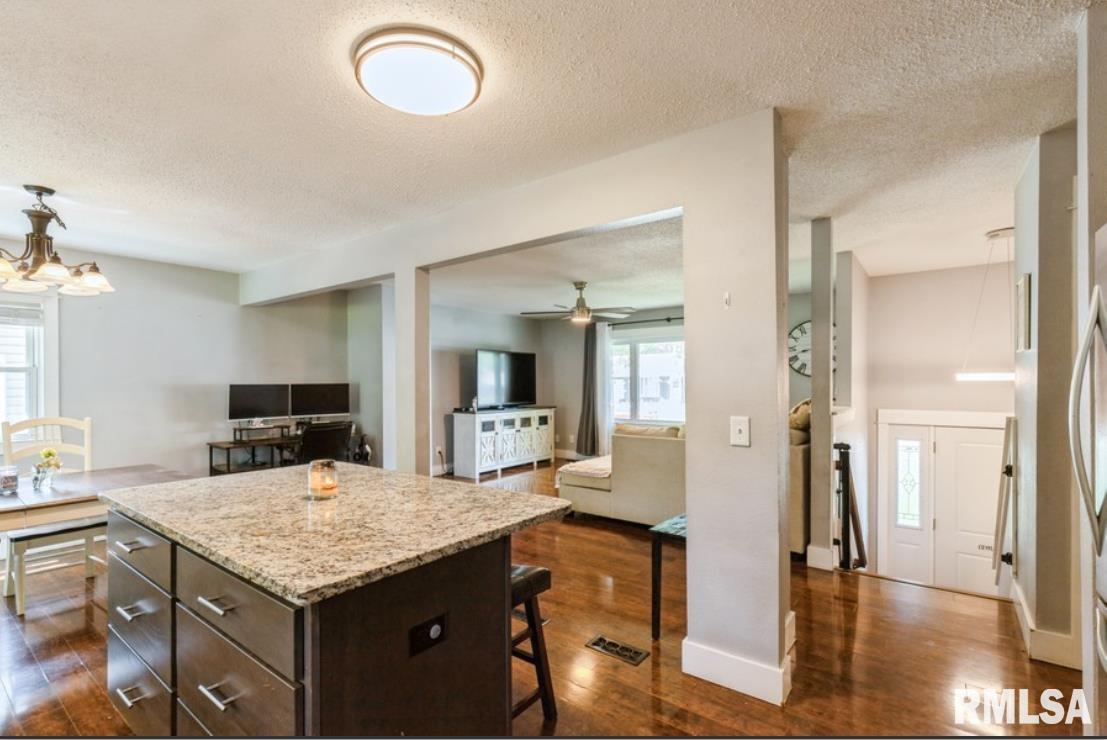 3071 S Hampton Drive, Bettendorf, Iowa image 11