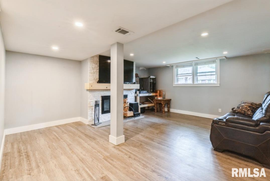 3071 S Hampton Drive, Bettendorf, Iowa image 21