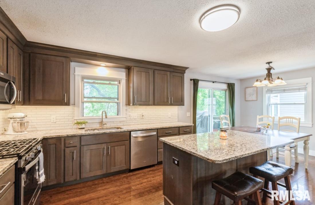 3071 S Hampton Drive, Bettendorf, Iowa image 12
