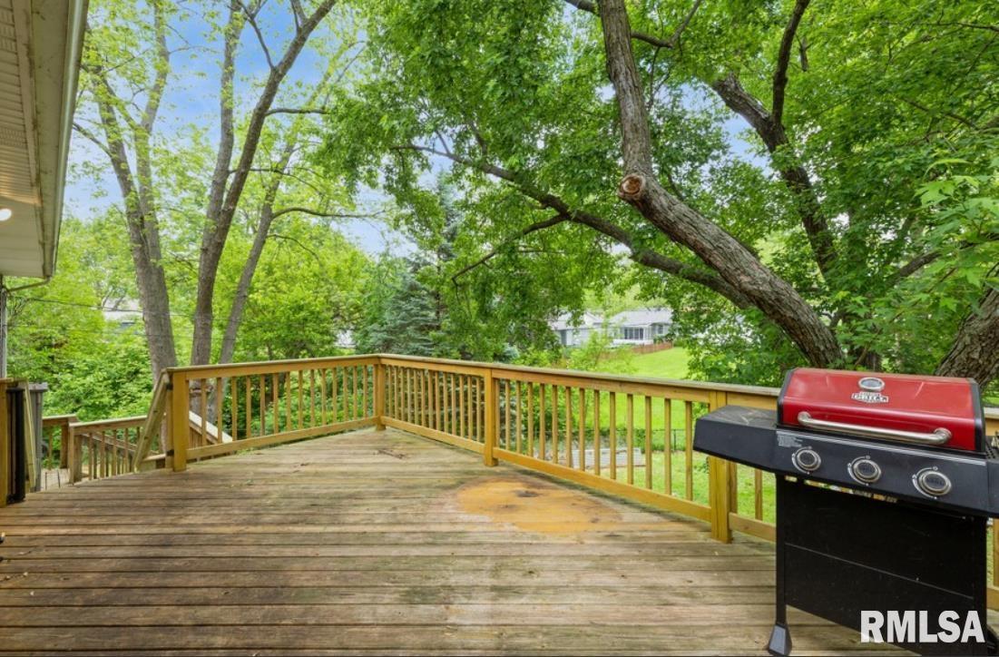 3071 S Hampton Drive, Bettendorf, Iowa image 6
