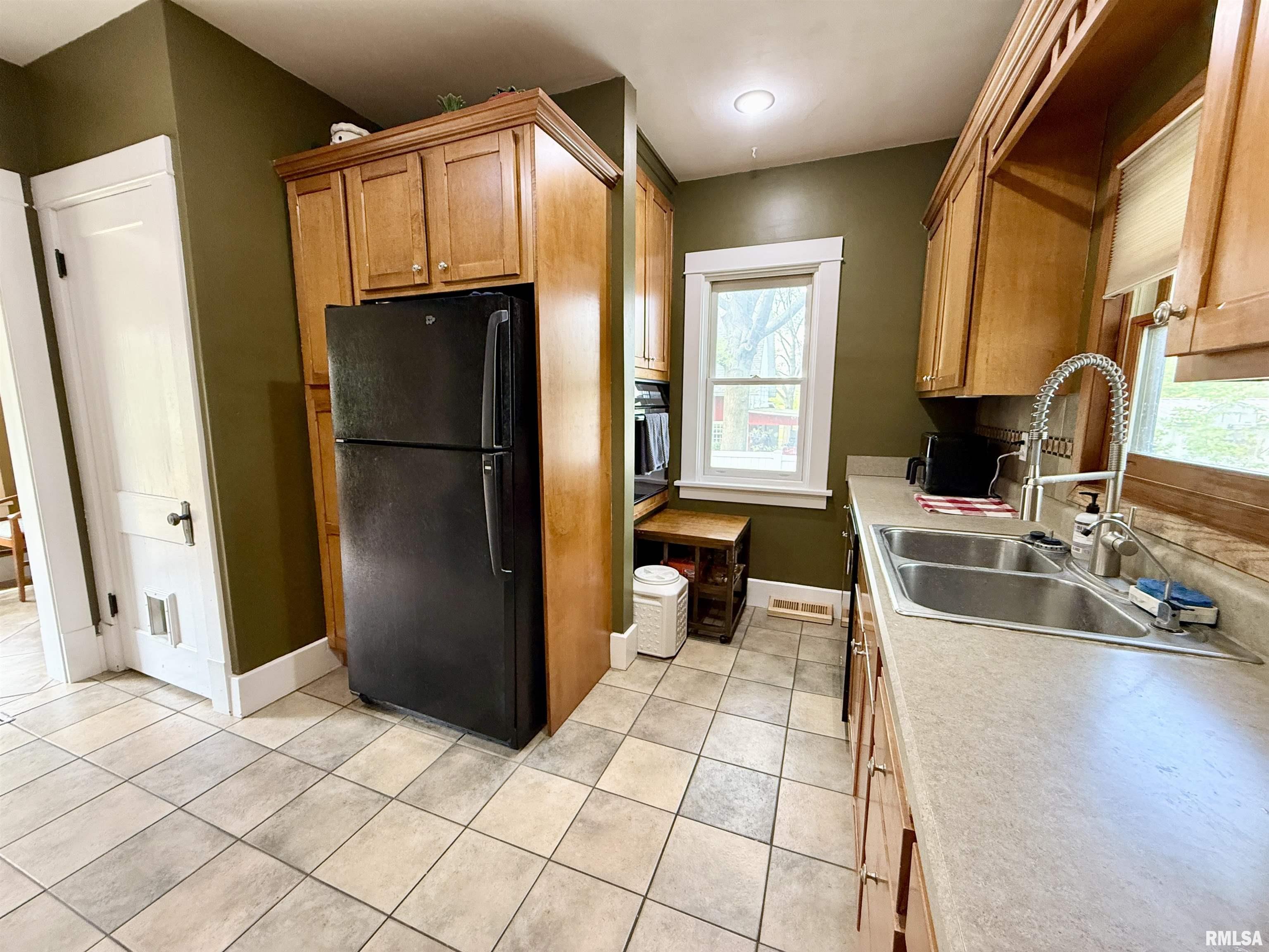101 S Stewart Street, Geneseo, Illinois image 9