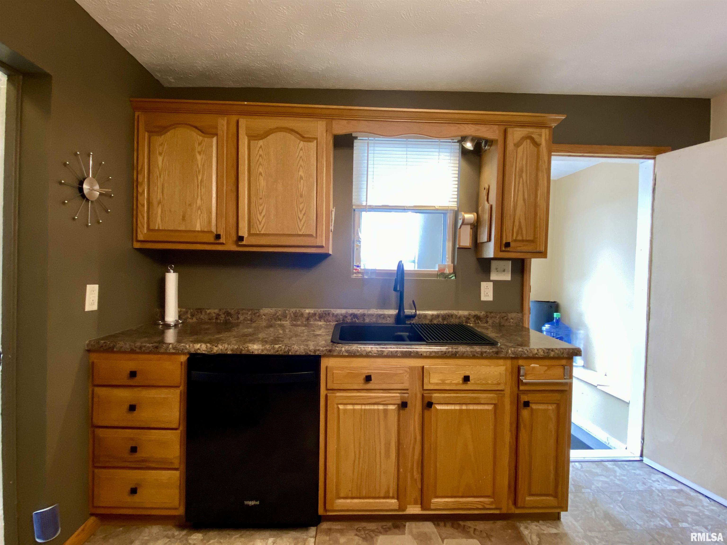 613 W Locust Street, Bloomington, Illinois image 19