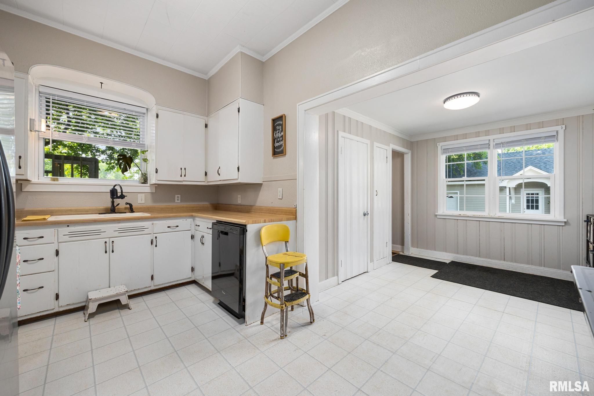 703 N Main Street, Roanoke, Illinois image 16