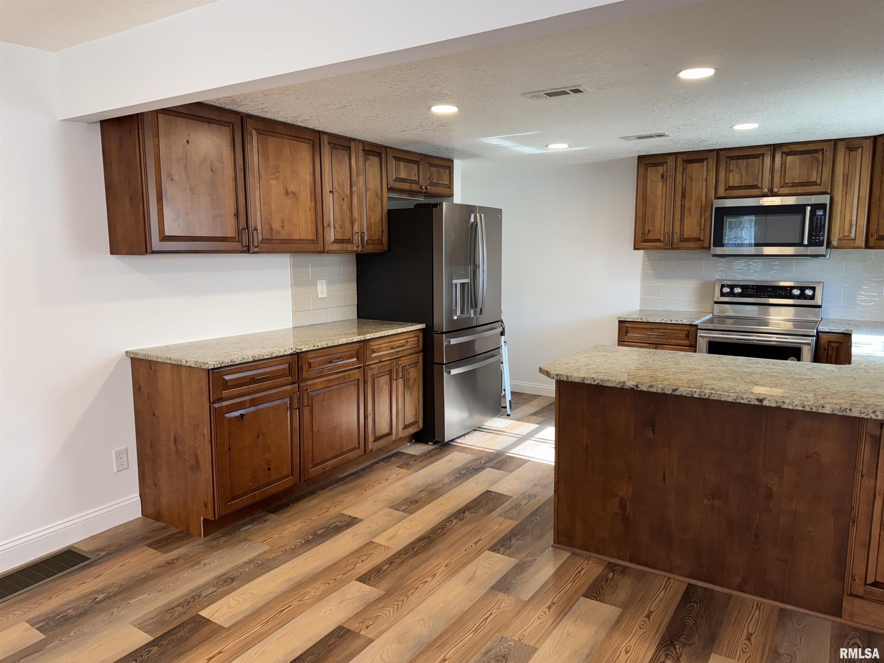 329 E Orange Street, Geneseo, Illinois image 10