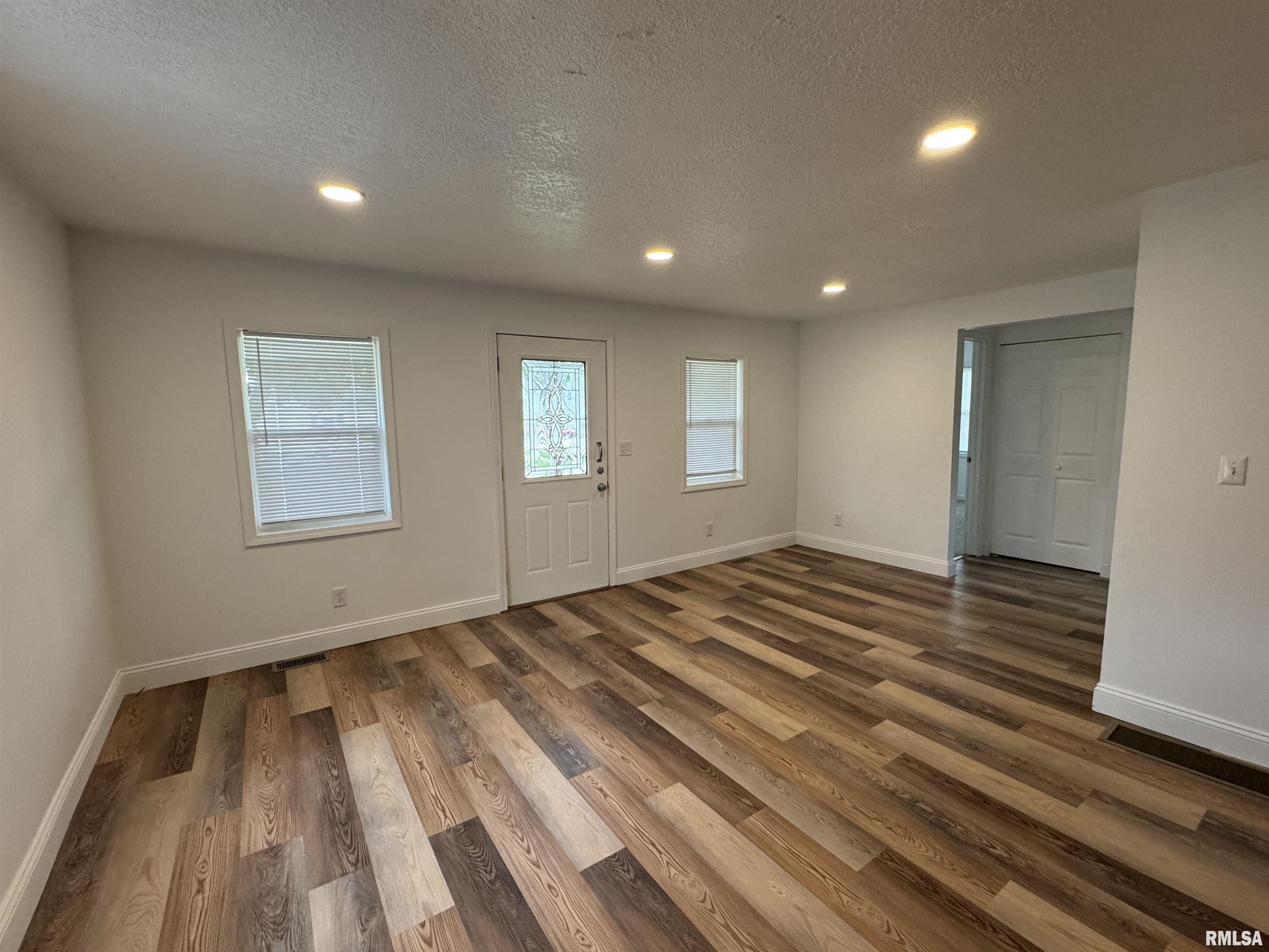 329 E Orange Street, Geneseo, Illinois image 12