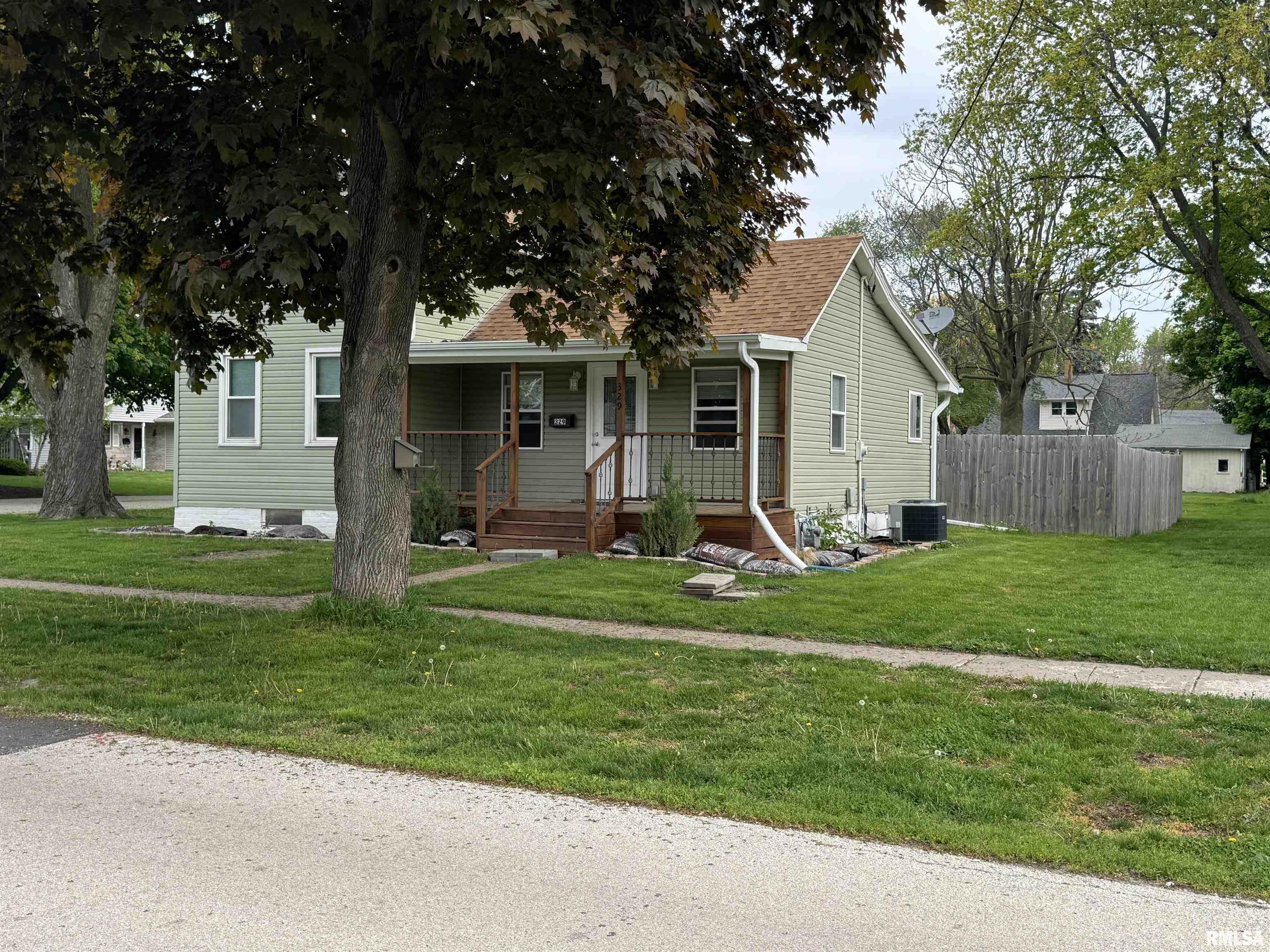 329 E Orange Street, Geneseo, Illinois image 5