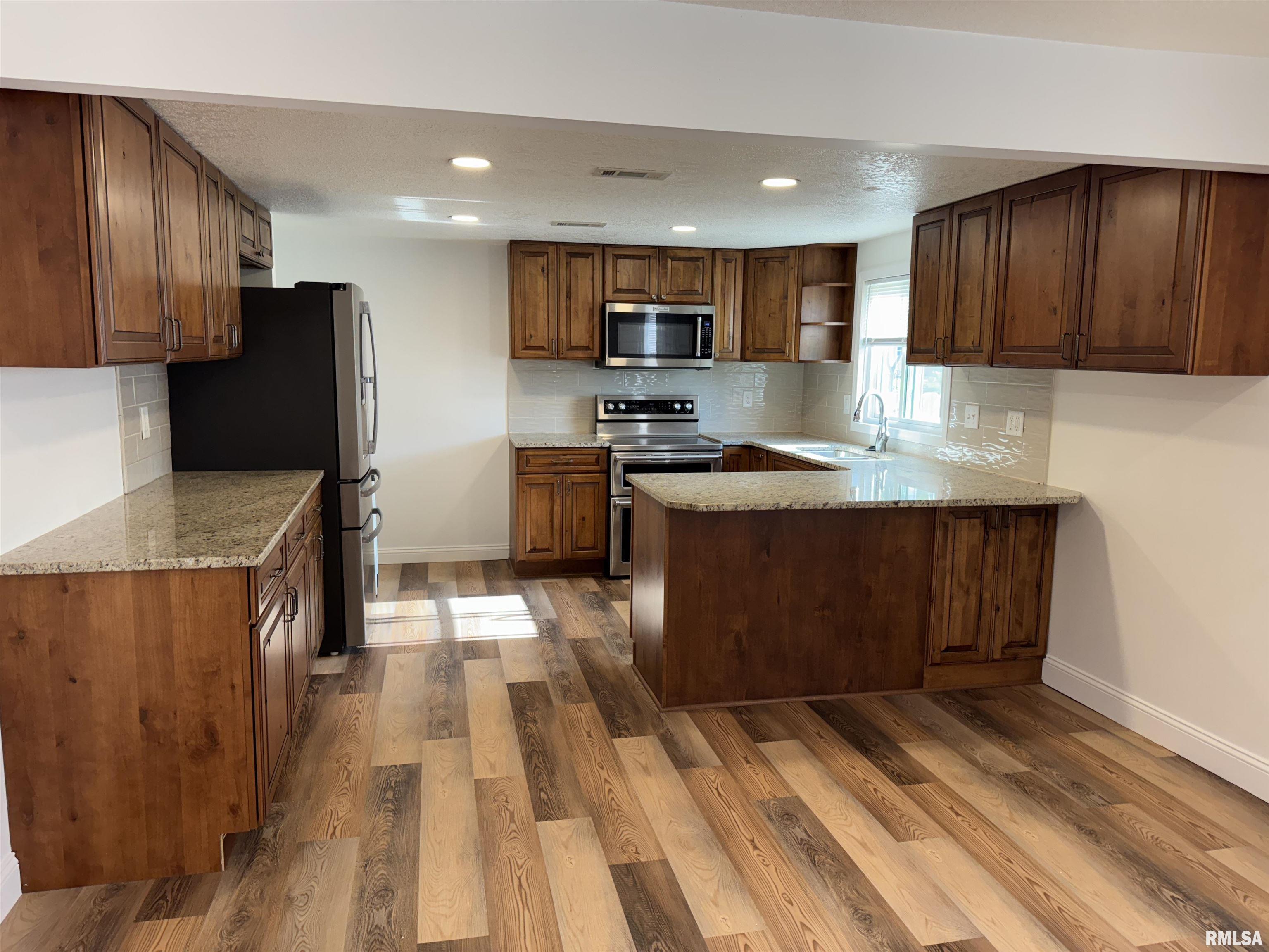 329 E Orange Street, Geneseo, Illinois image 6