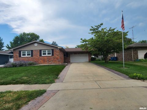 Homes For Sale - 1225 Wickford Drive<br/> Springfield, IL 62704