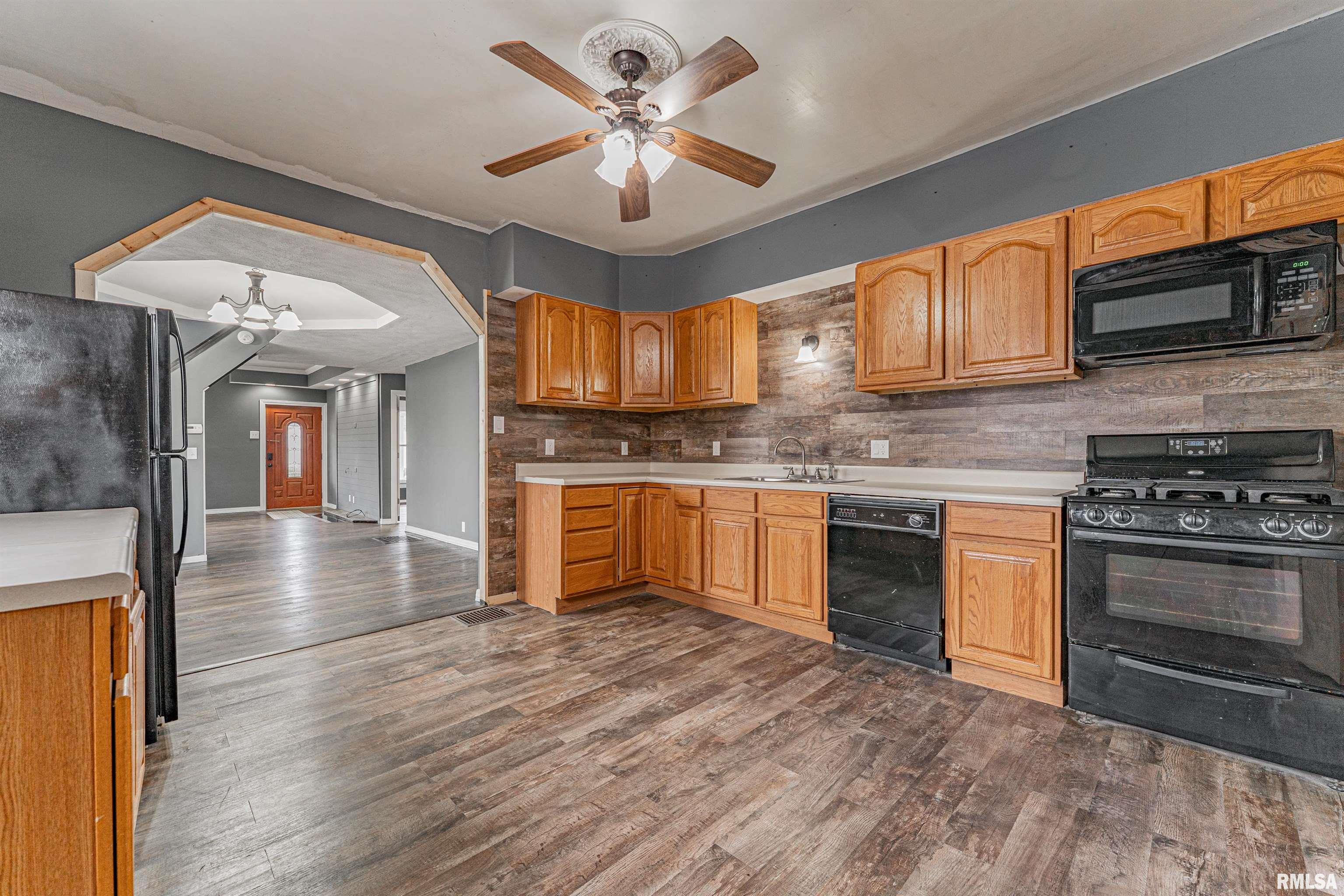 629 N Mclean Street, Lincoln, Illinois image 9