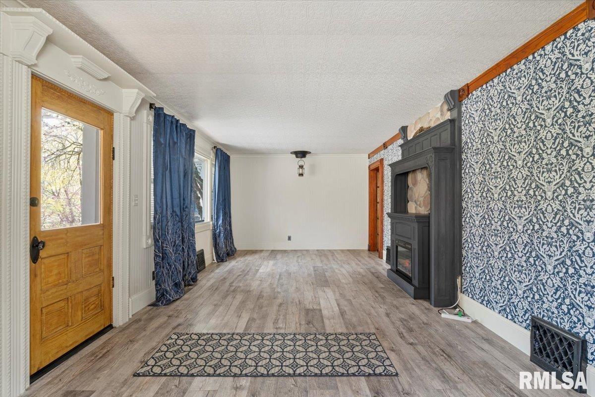1502 Jersey Ridge Road, Davenport, Iowa image 8