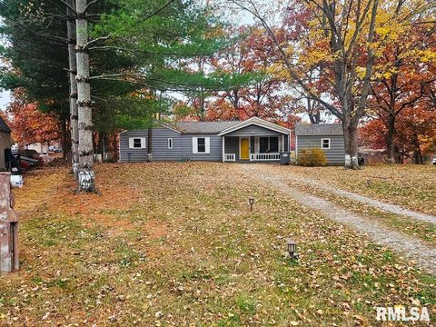 Homes For Sale - 11130 Catatoga Drive<br/> Macoupin County, Plainview, IL 62685