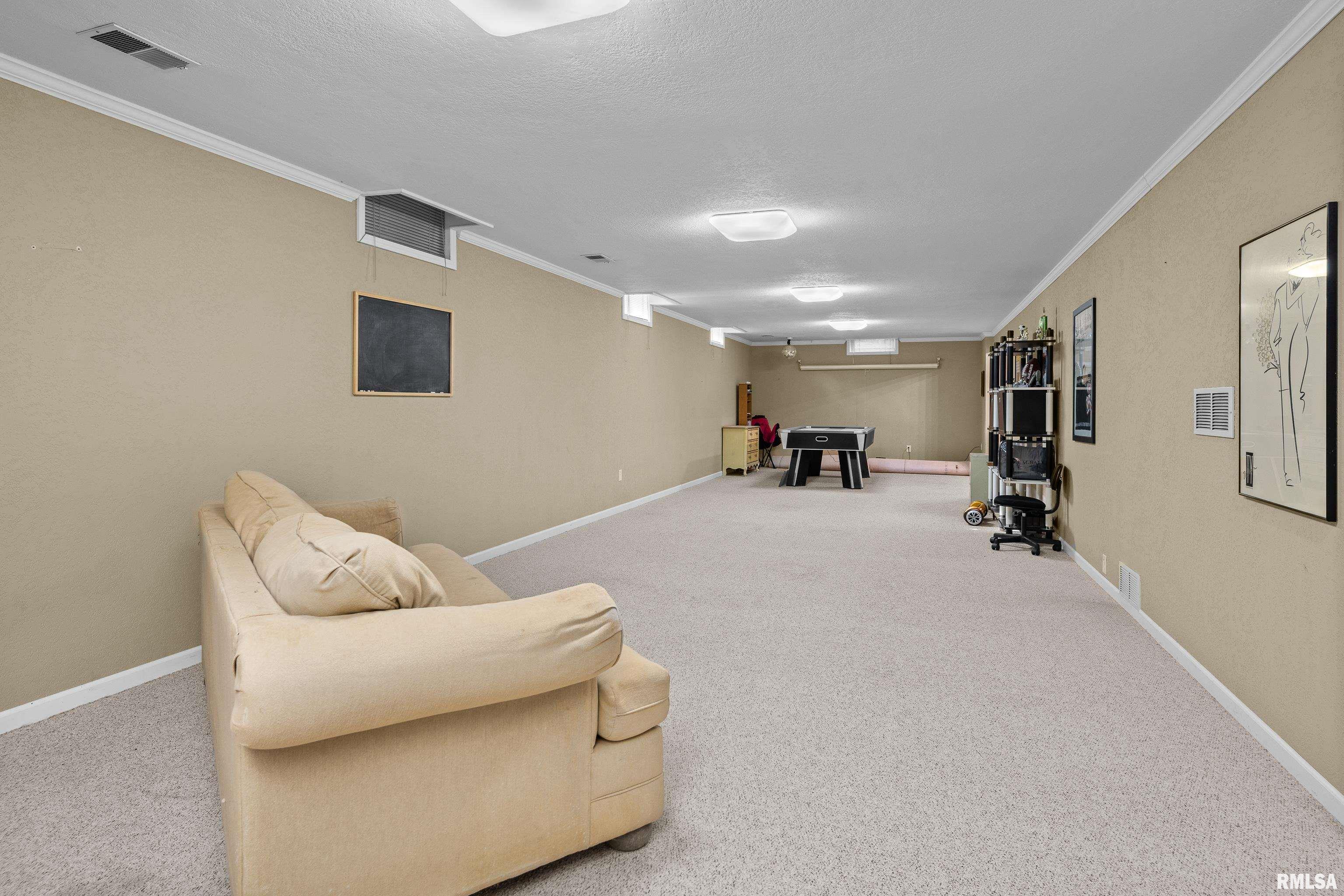 4523 39th Avenue, Rock Island, Illinois image 32