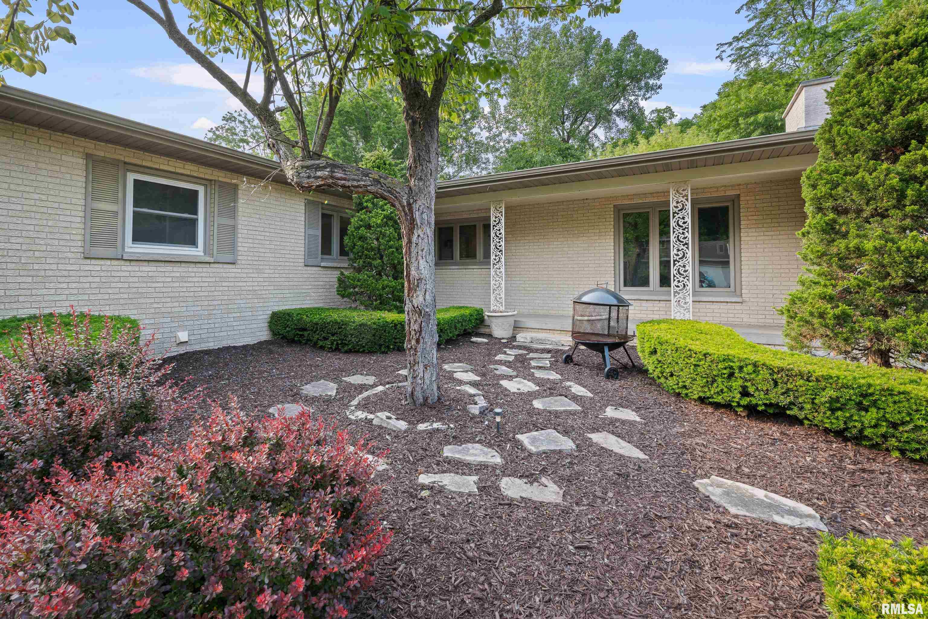 4523 39th Avenue, Rock Island, Illinois image 3