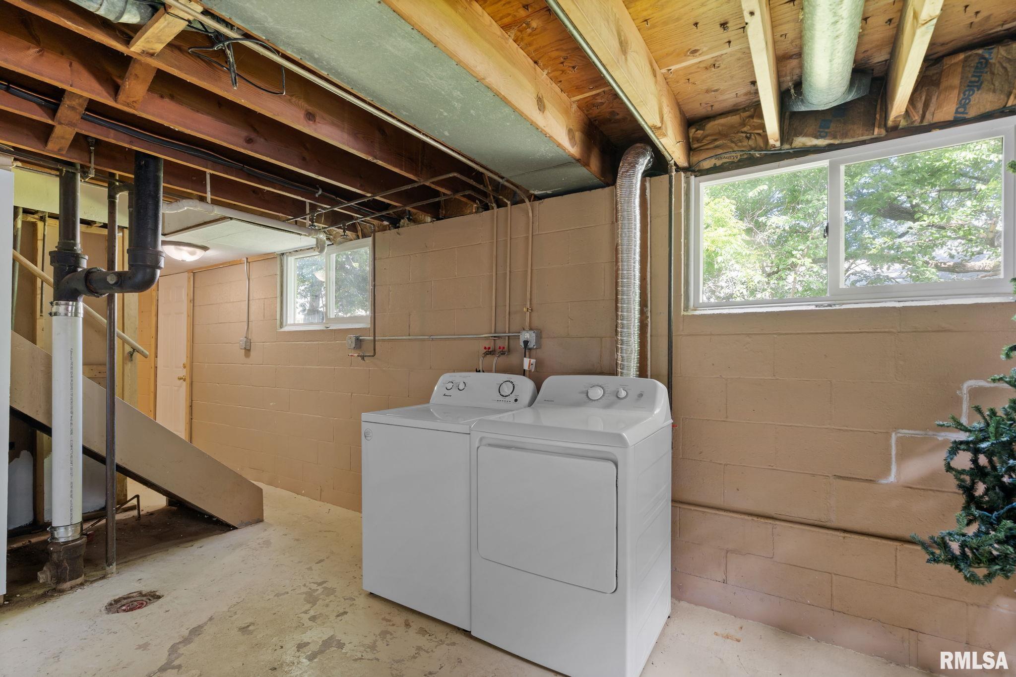 18 Riverview Lane, Bettendorf, Iowa image 6