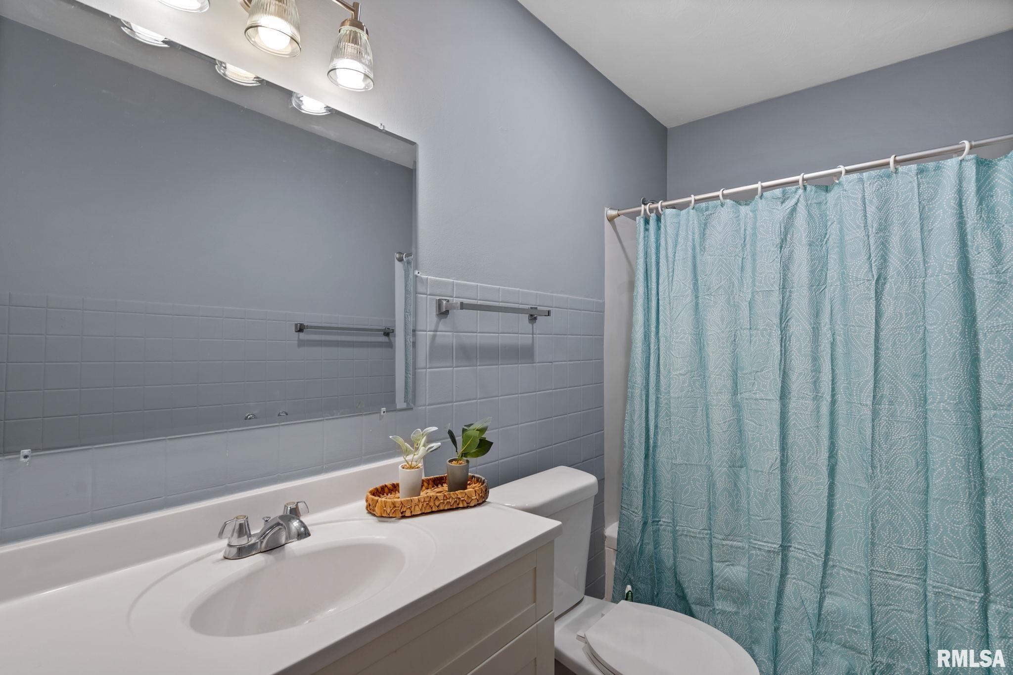 18 Riverview Lane, Bettendorf, Iowa image 12