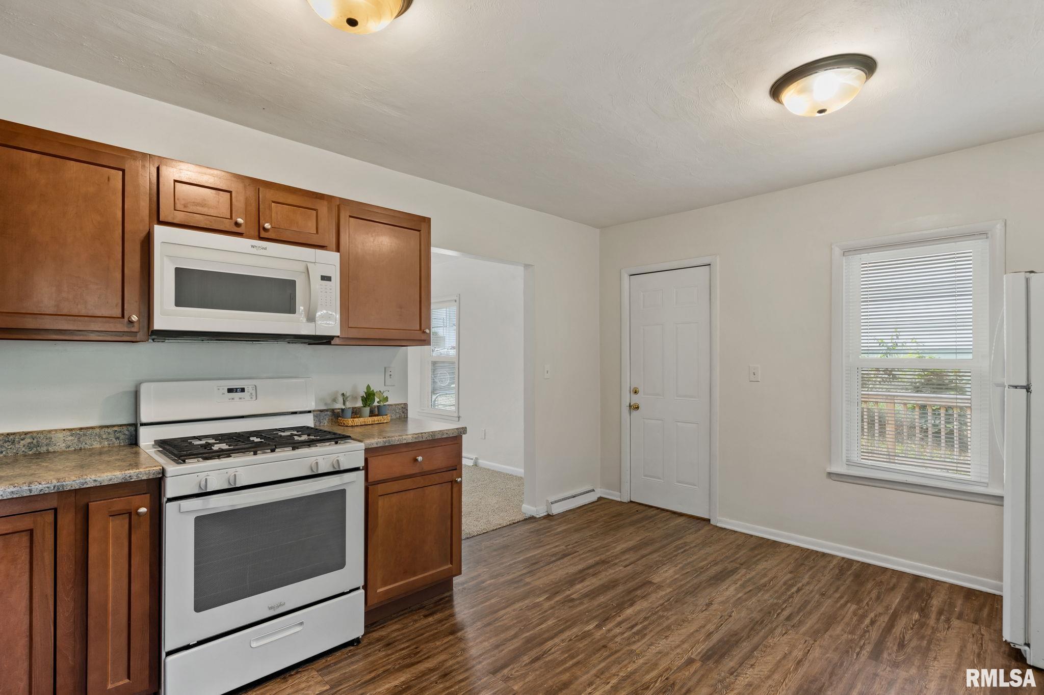 18 Riverview Lane, Bettendorf, Iowa image 15